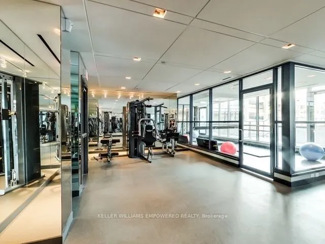 210 Simcoe Street, #406