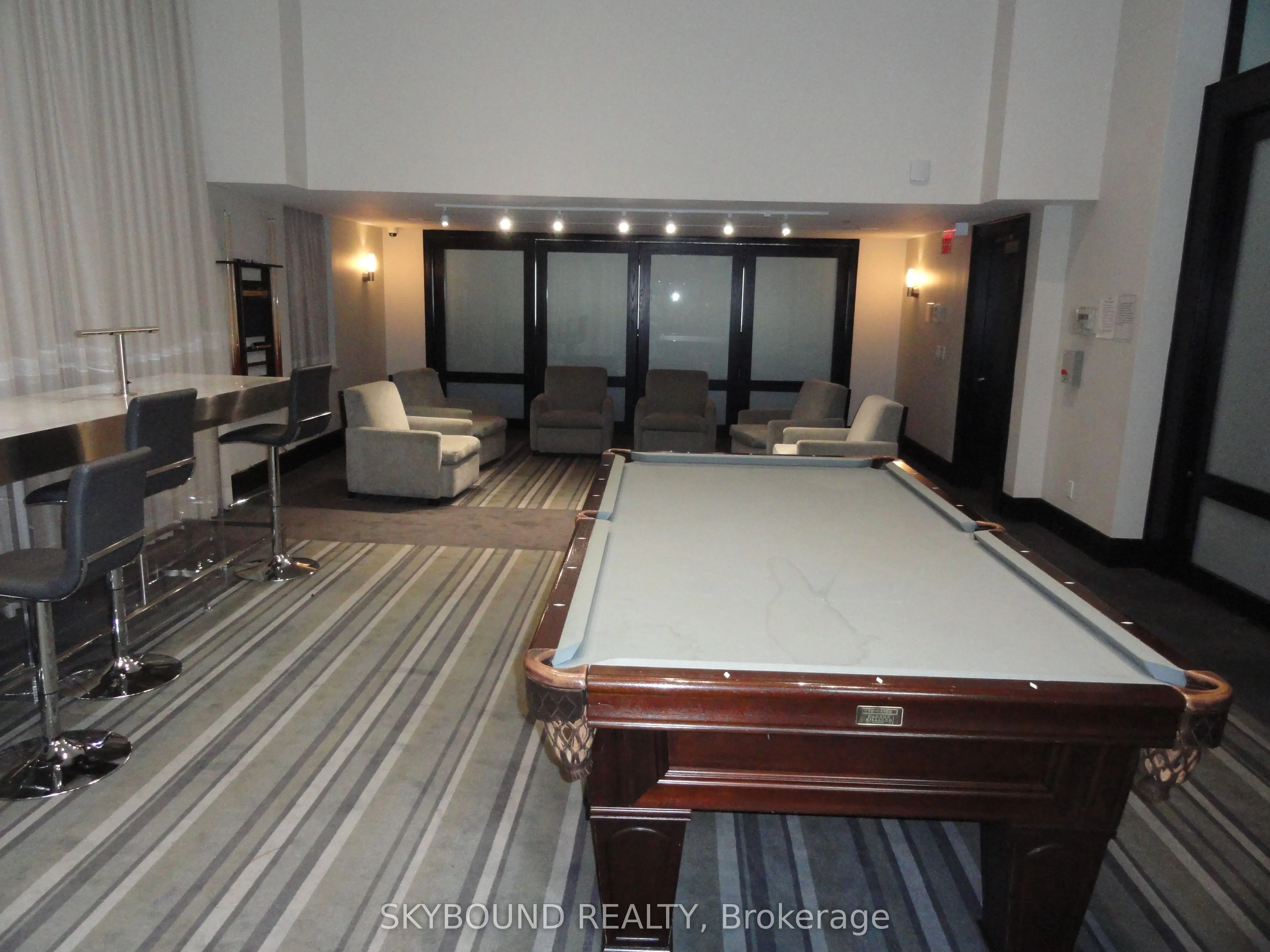 438 King Street W, ##507