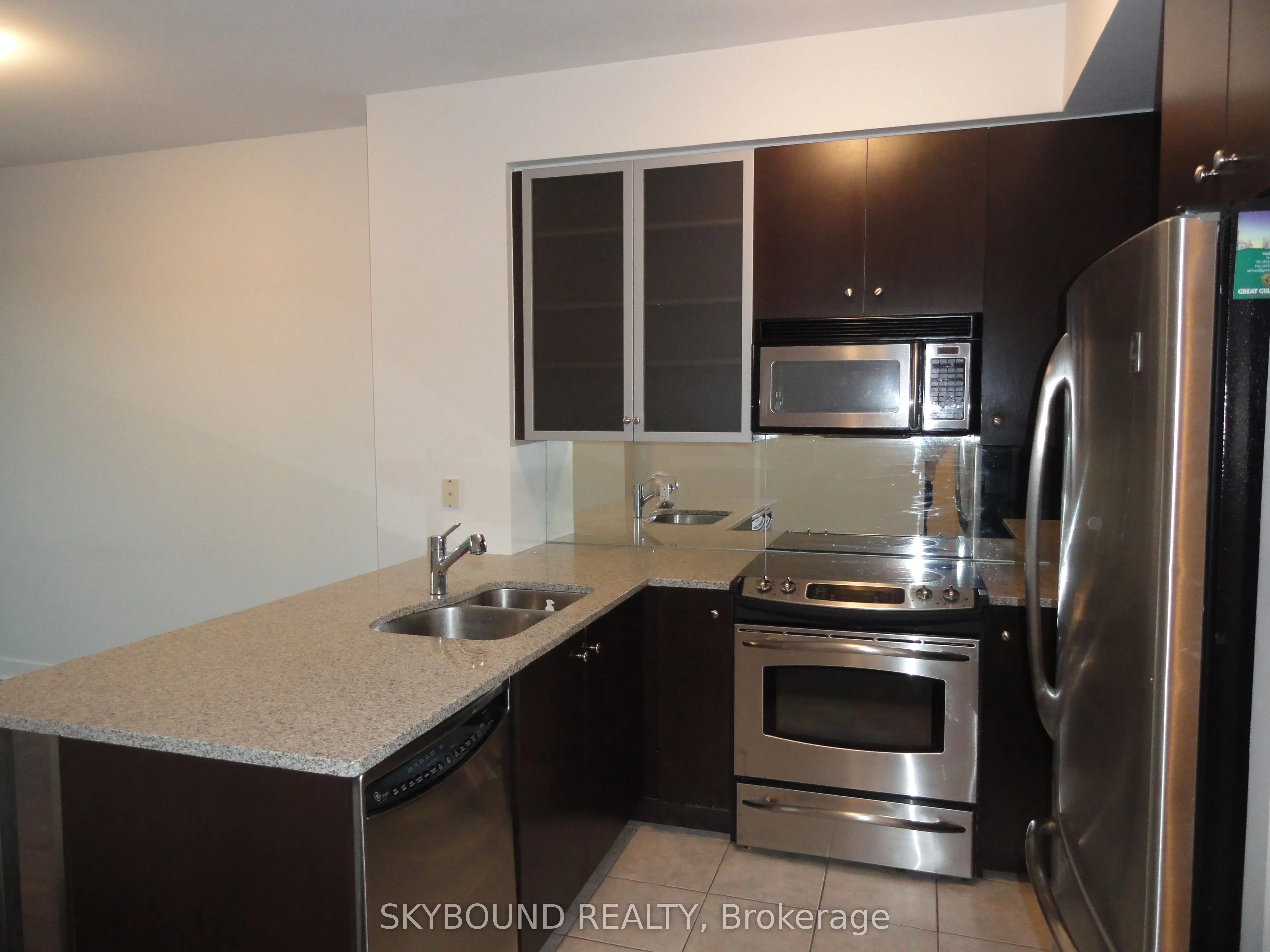 438 King Street W, ##507