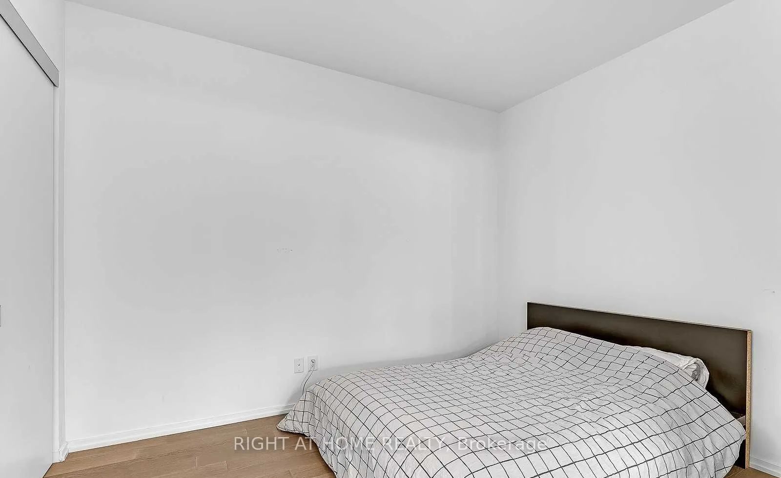 5 Soudan Avenue, #1622