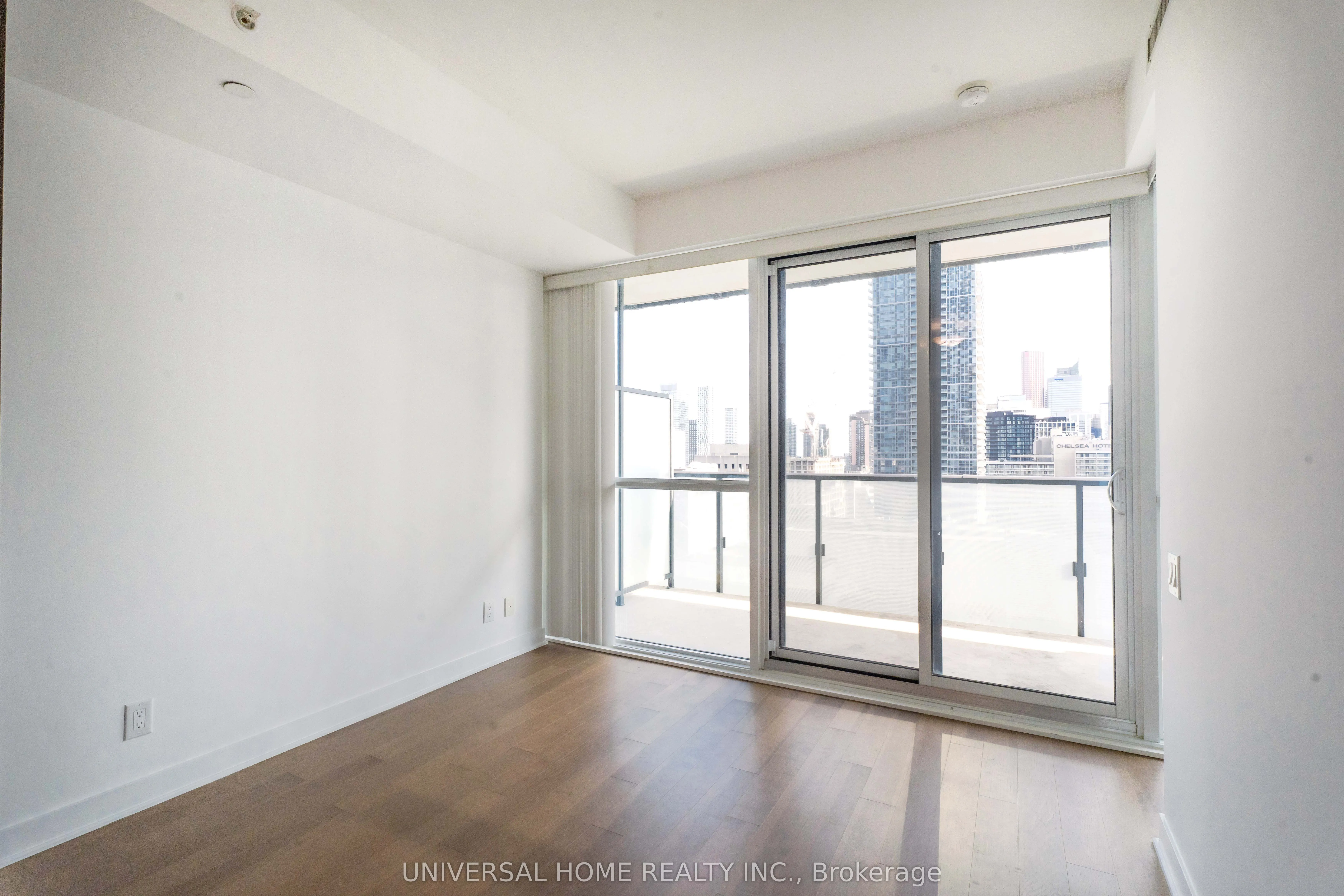 15 Grenville Street, #2011