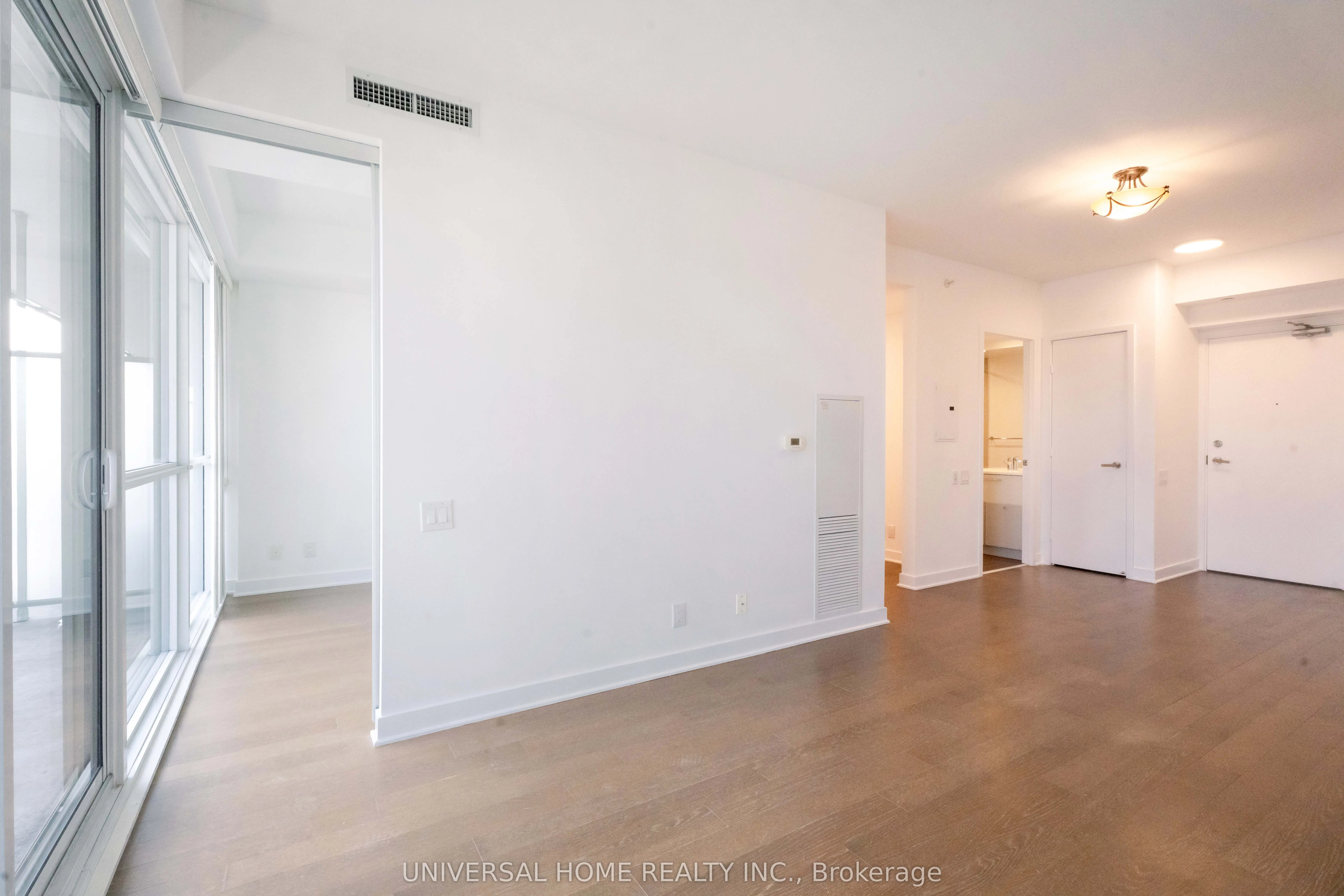 15 Grenville Street, #2011