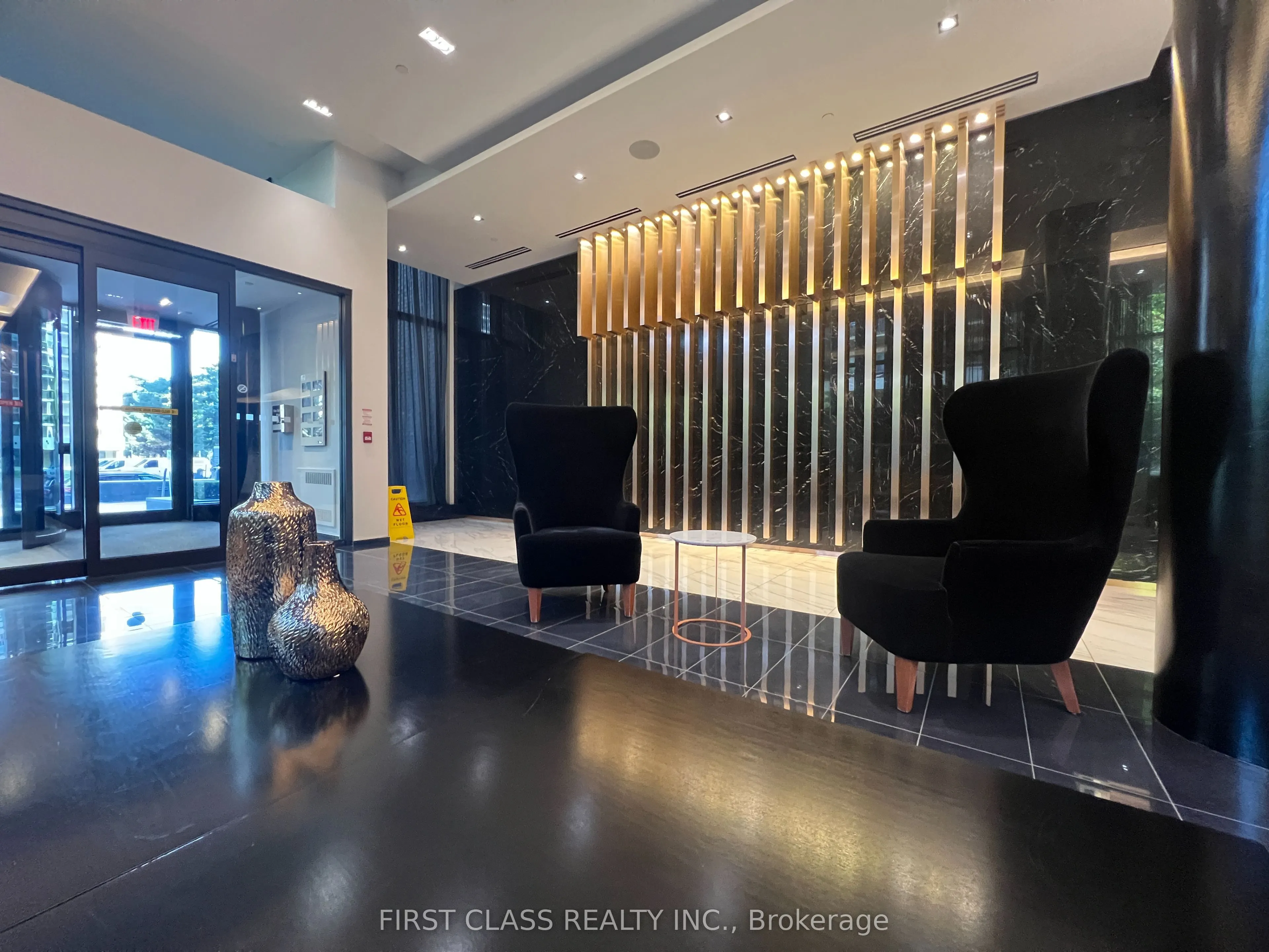 101 Erskine Avenue, #806