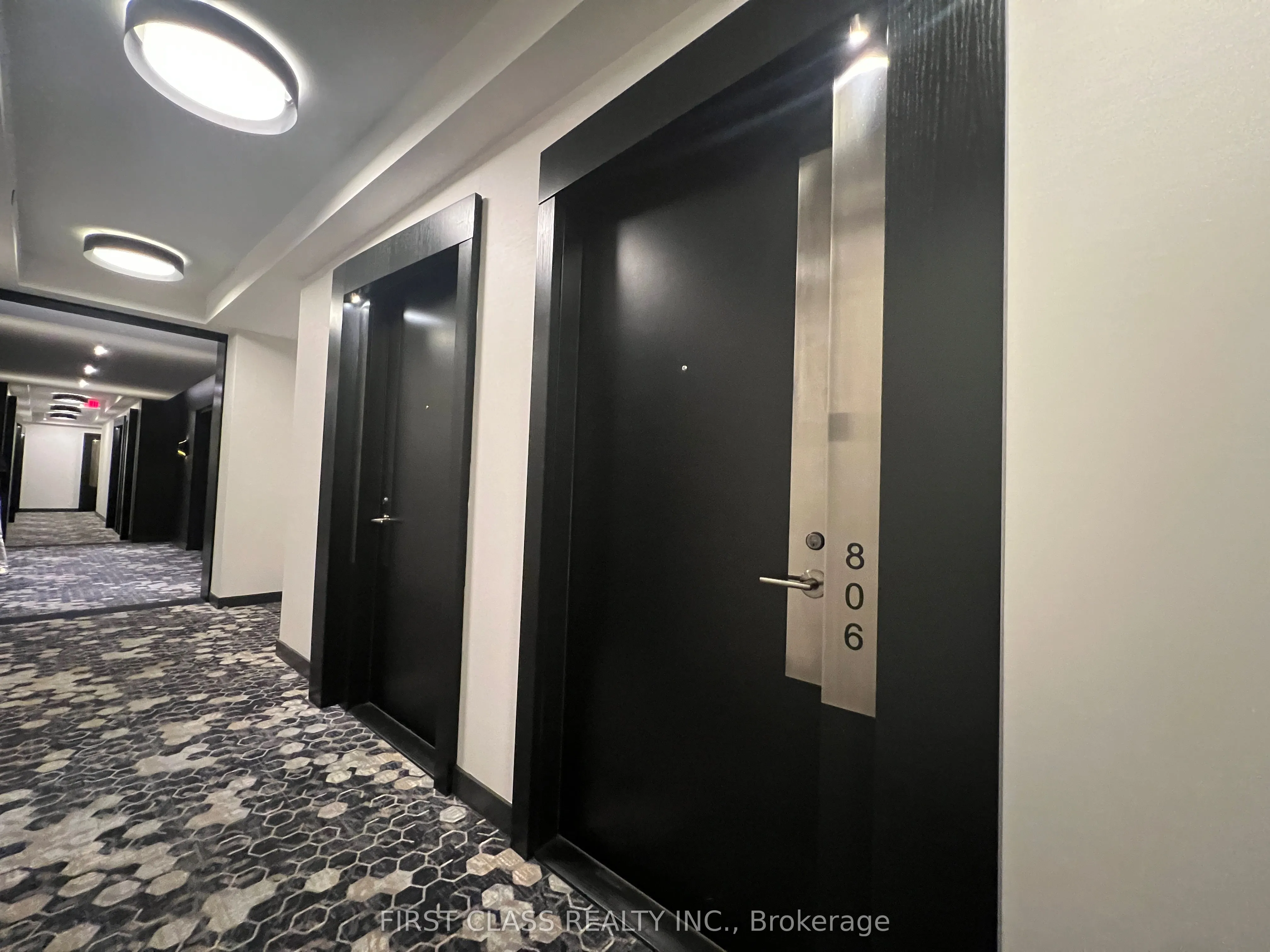 101 Erskine Avenue, #806