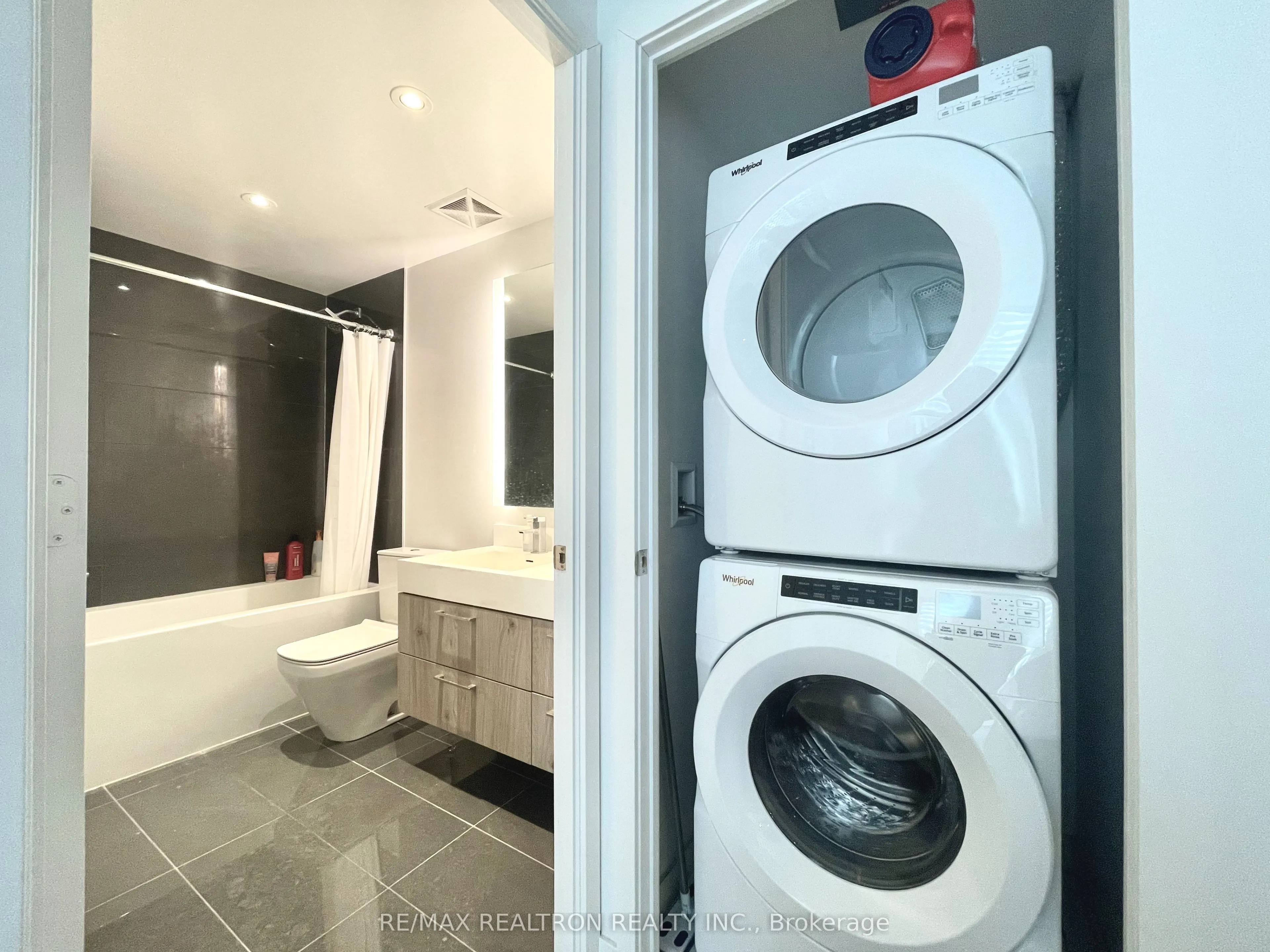 1 Yorkville Avenue, #3003