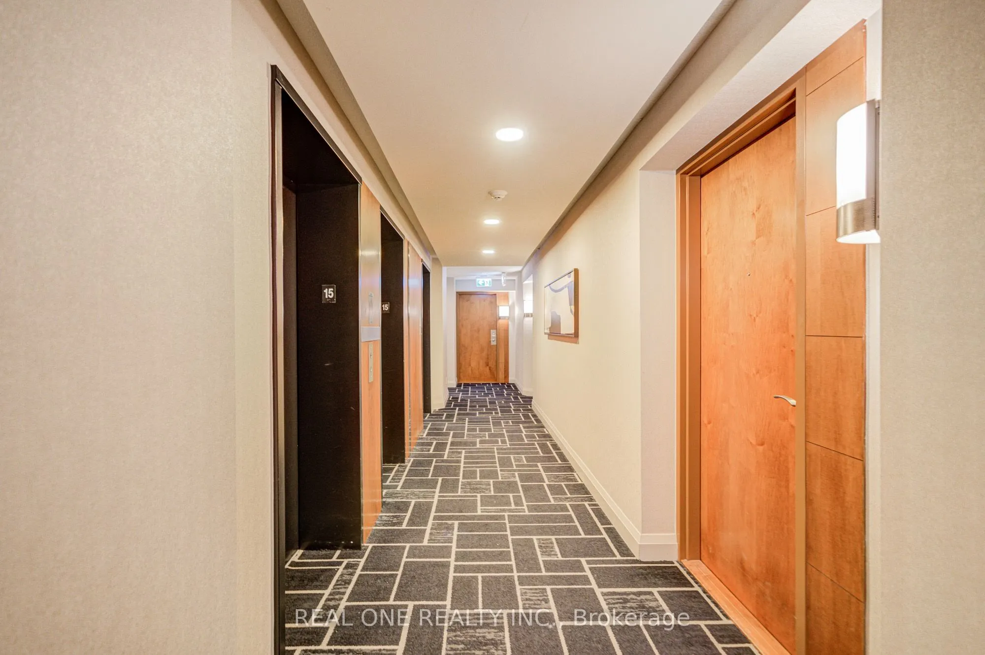 31 Bales Avenue, #1516