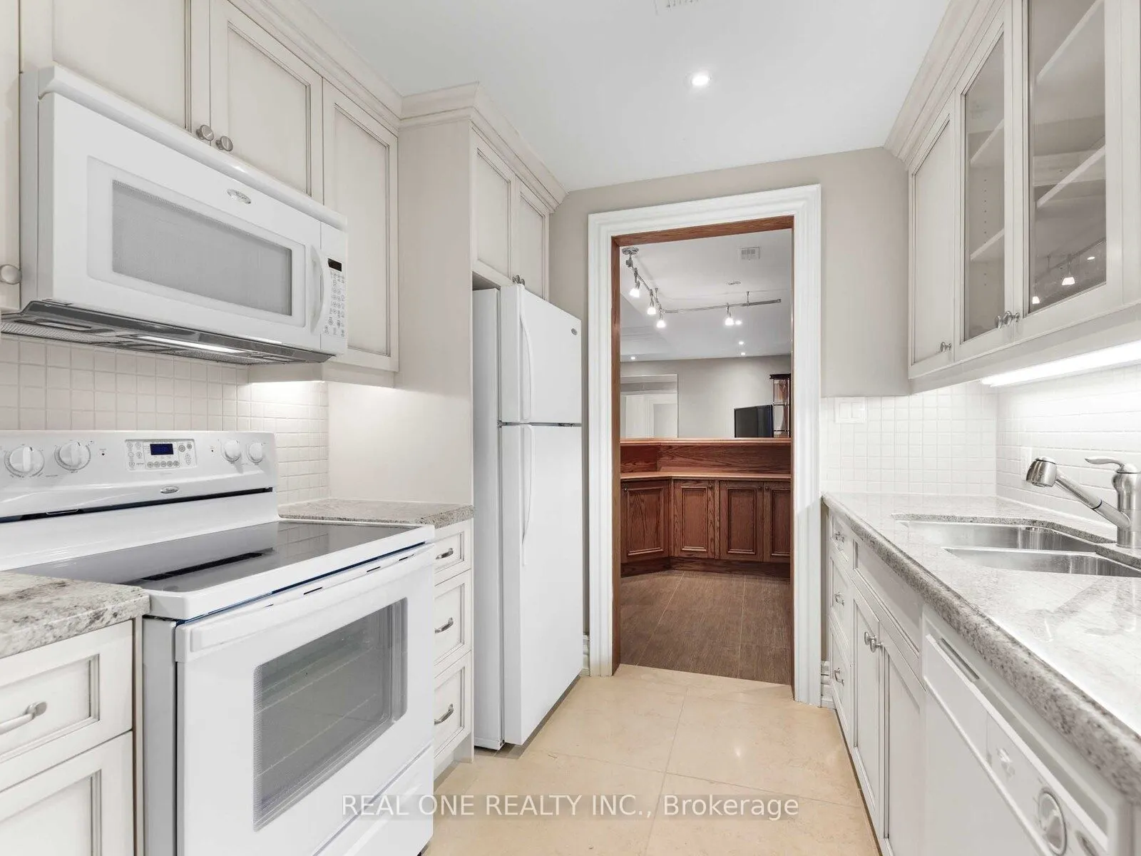 25 Dempsey Crescent