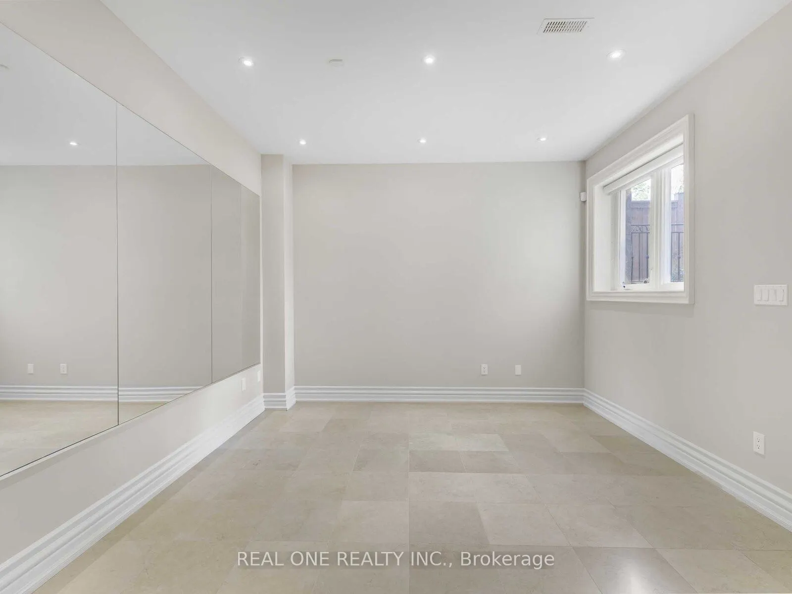 25 Dempsey Crescent