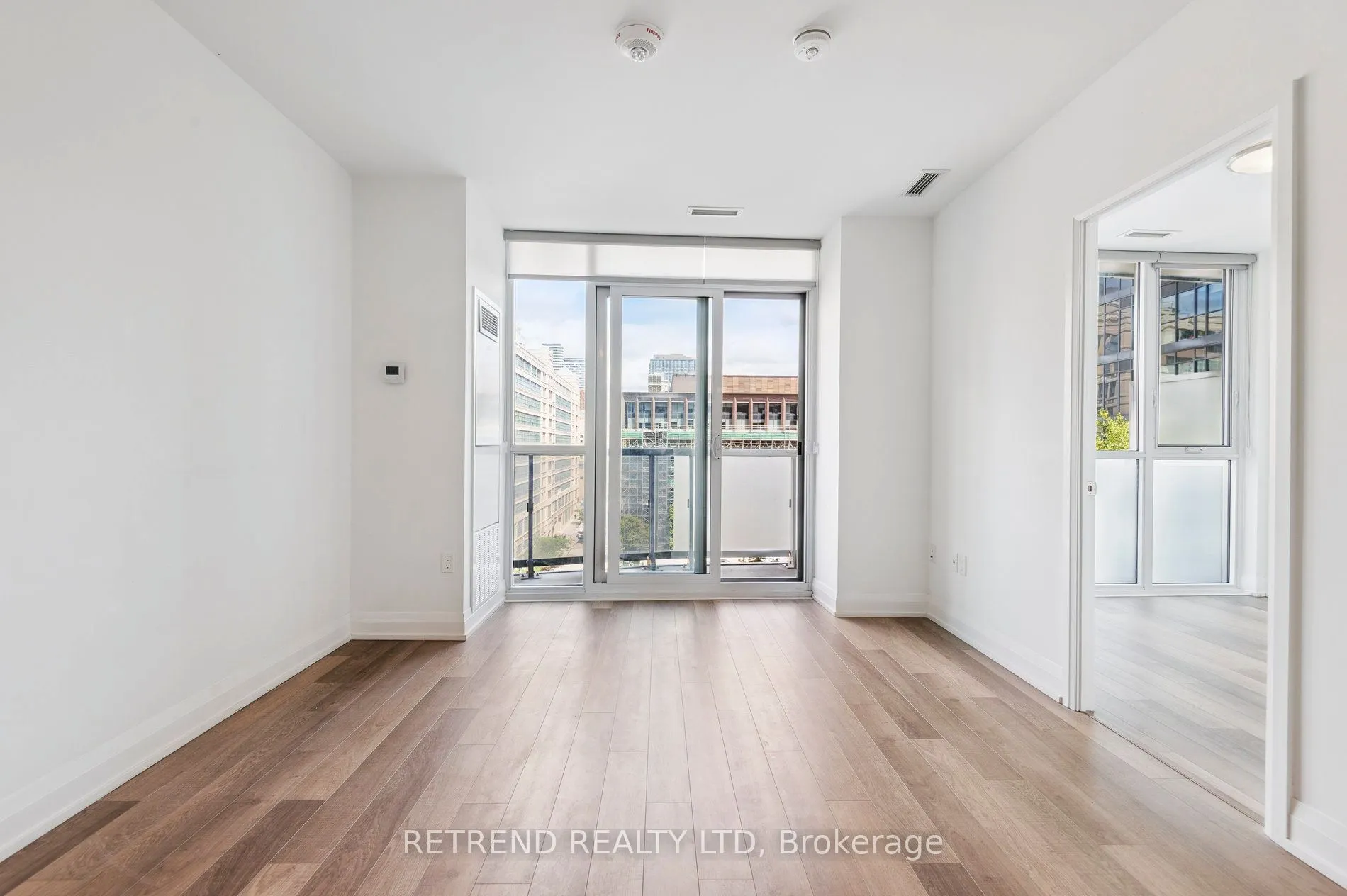 77 Mutual Street, #908