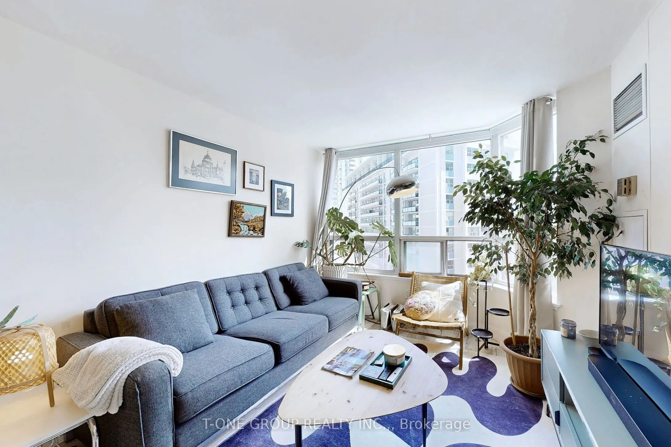 25 Maitland Street, #1212