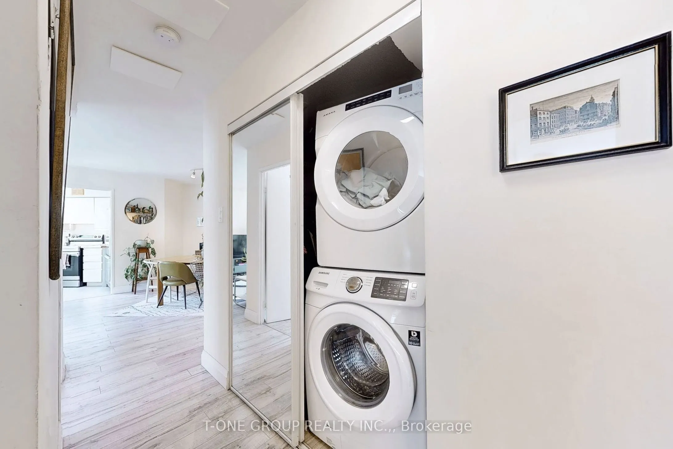 25 Maitland Street, #1212