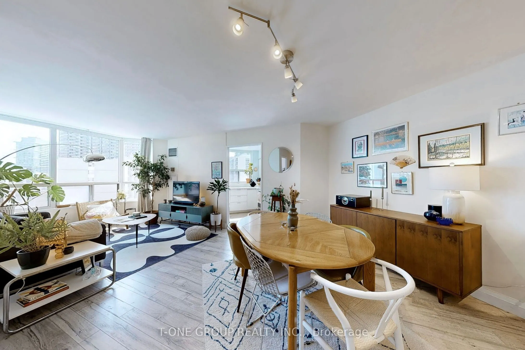 25 Maitland Street, #1212