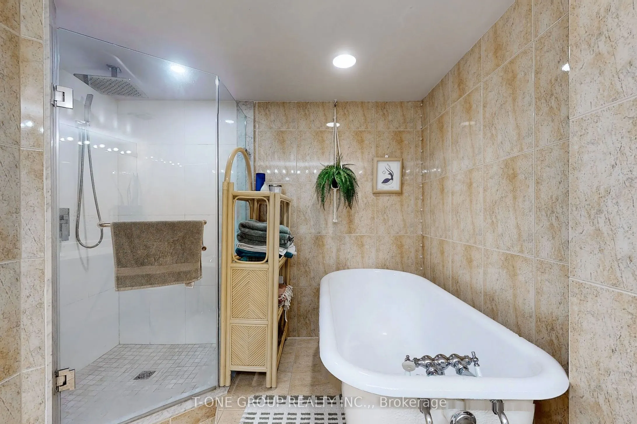 25 Maitland Street, #1212