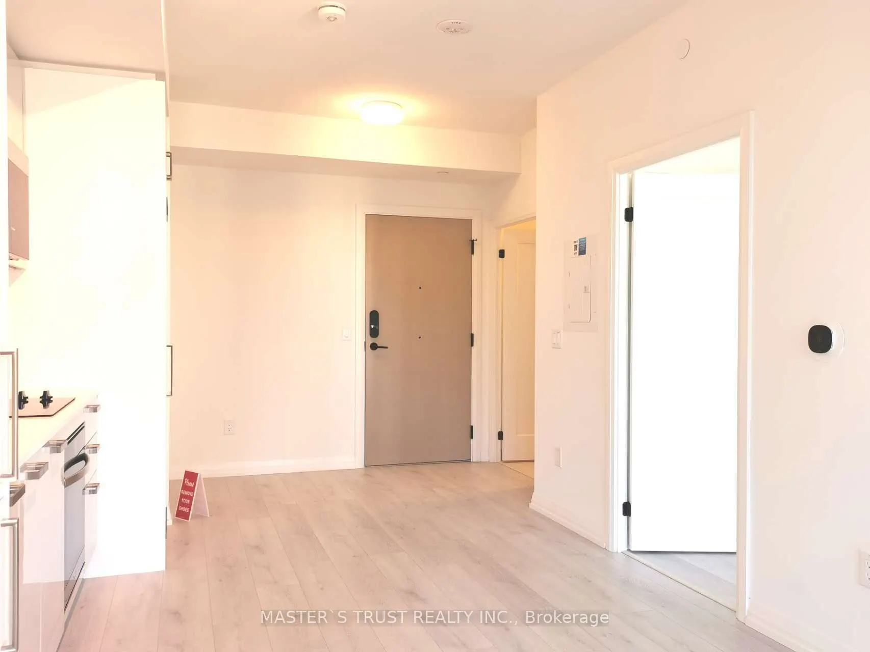 280 Dundas Street W, #803