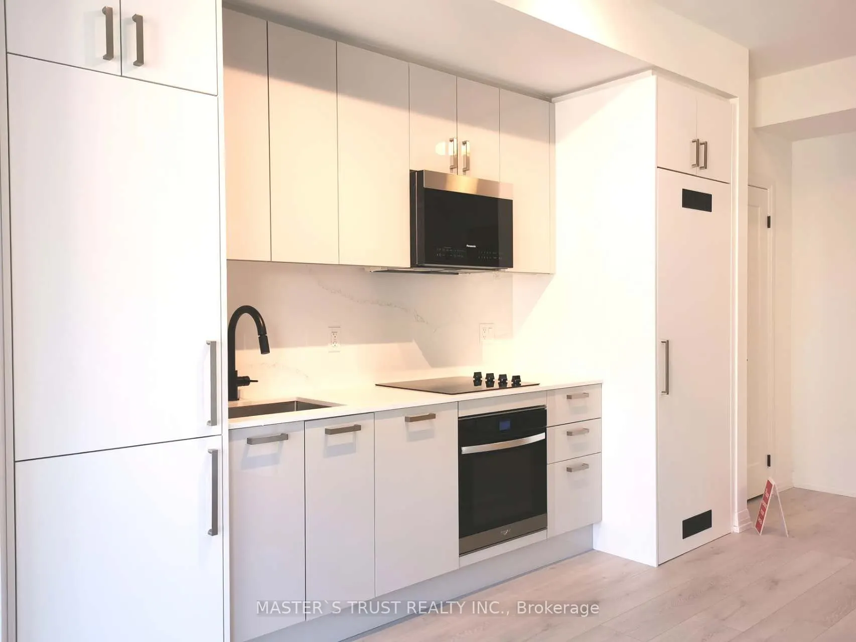 280 Dundas Street W, #803