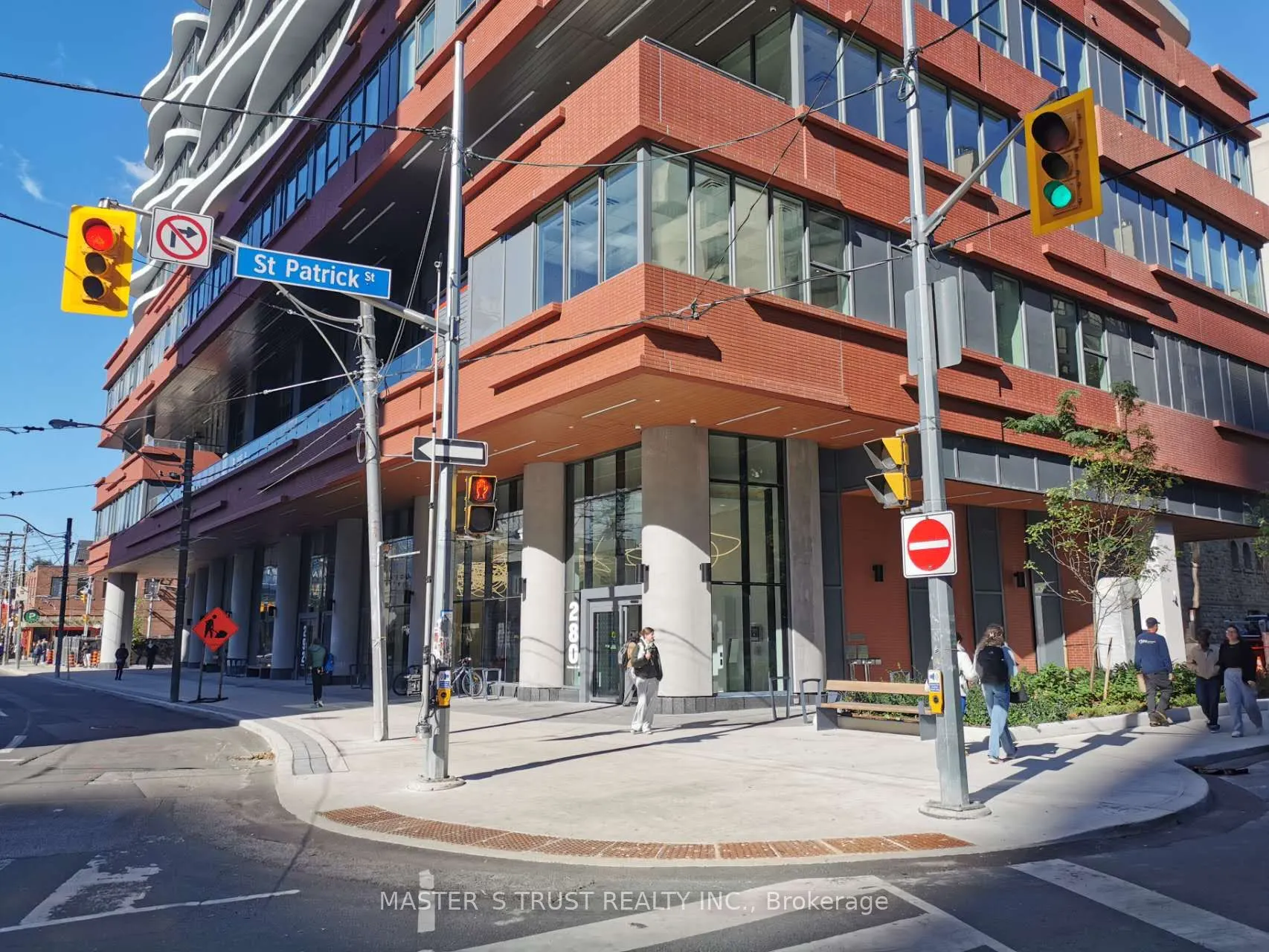280 Dundas Street W, #803
