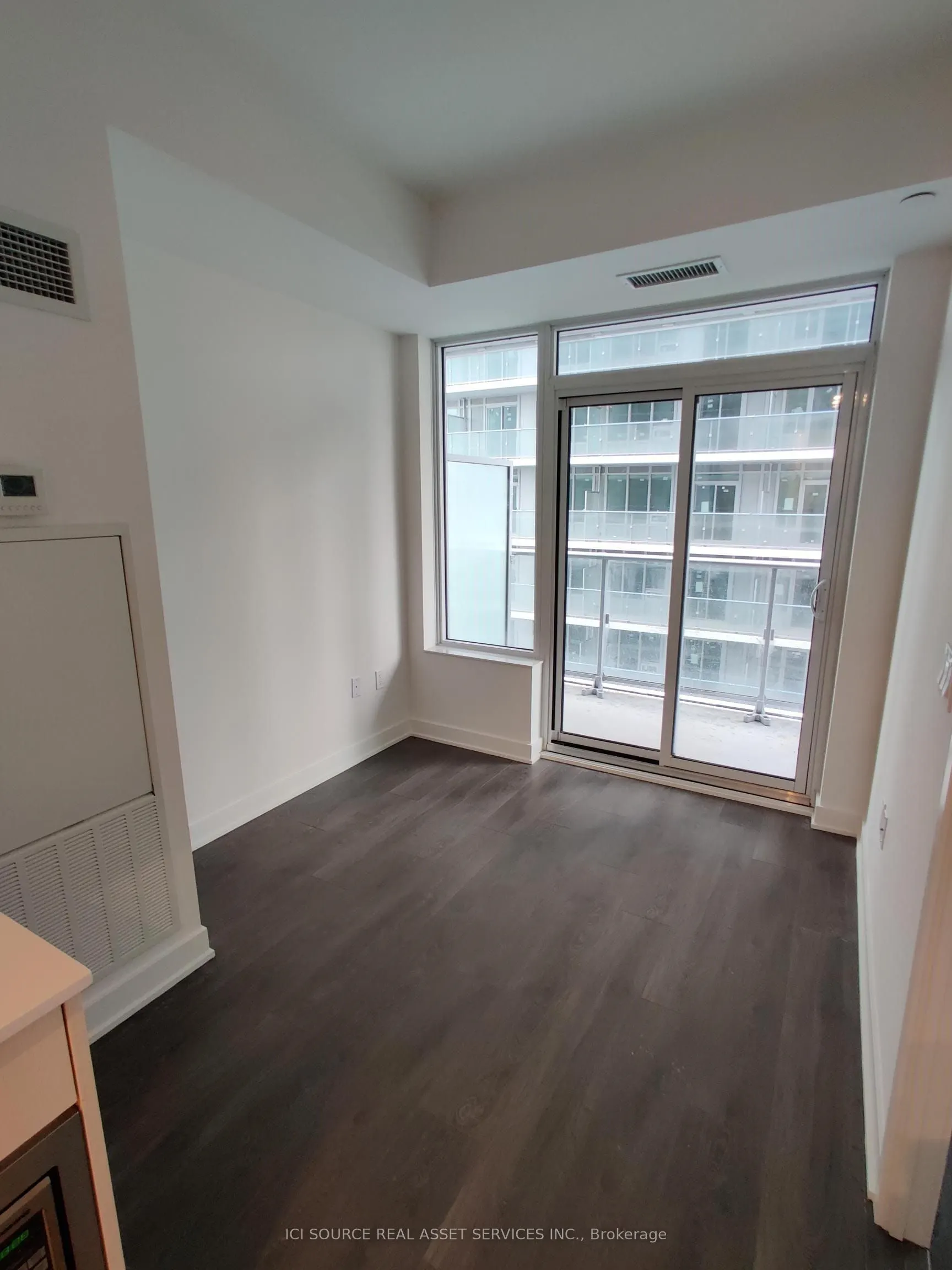 99 Broadway Avenue, #1808