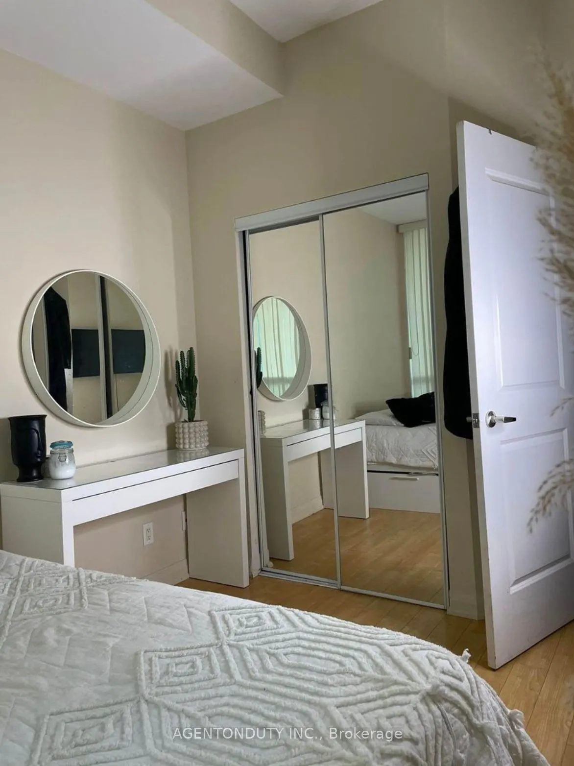 1121 Bay Street, #1804