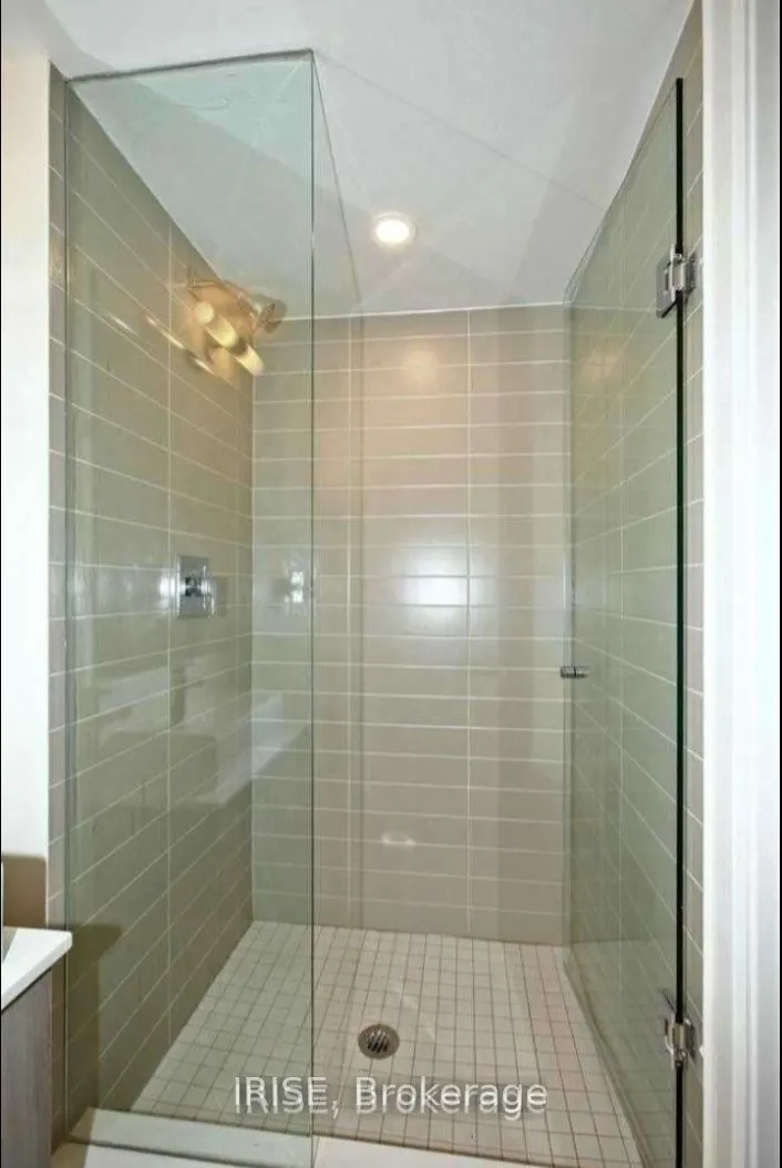576 Front Street E, #813e