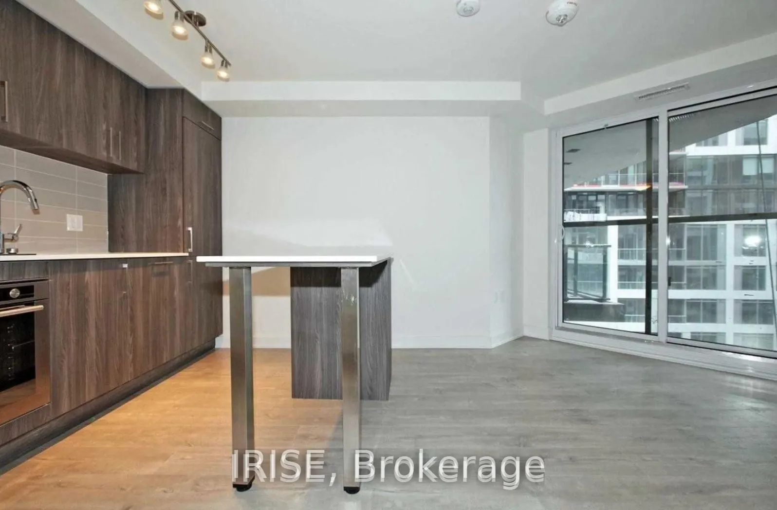 576 Front Street E, #813e