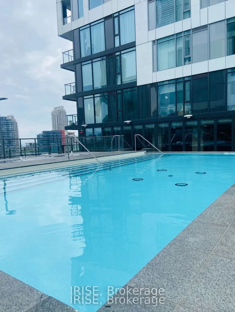 576 Front Street E, #813e