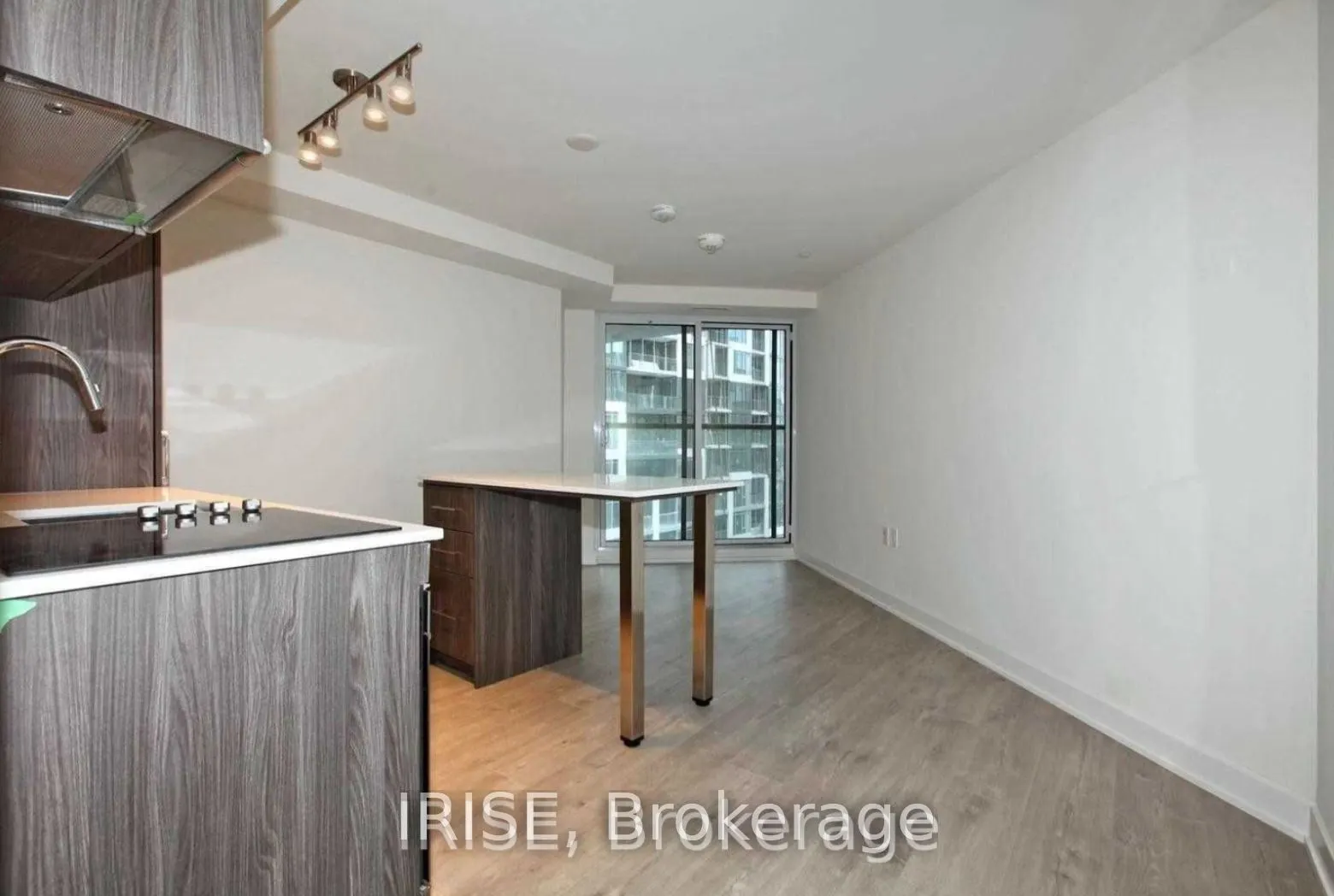 576 Front Street E, #813e