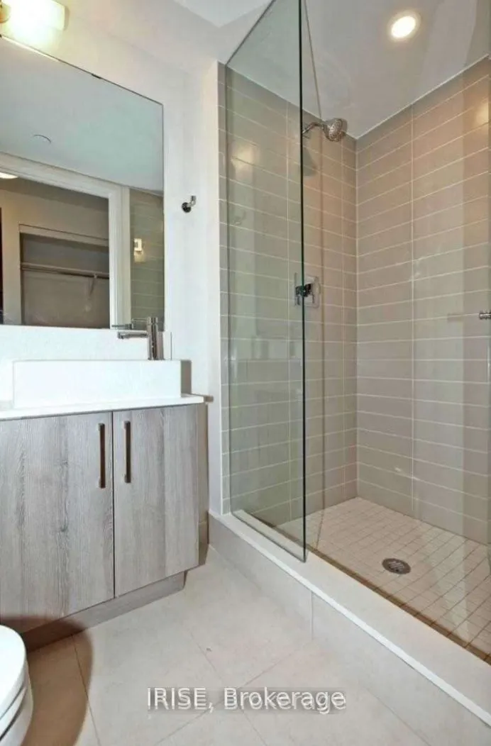576 Front Street E, #813e