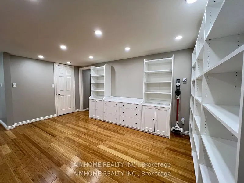 125 Chaplin Crescent, #Basement