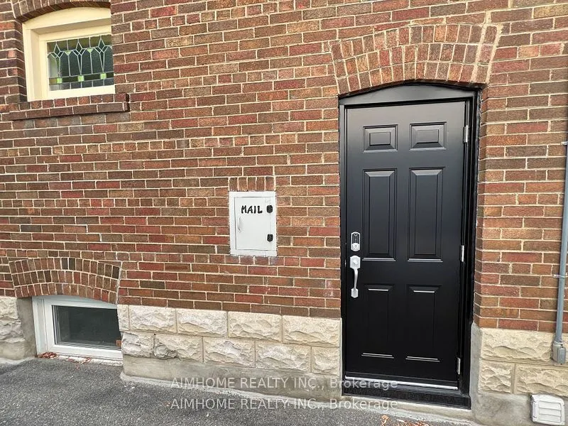 125 Chaplin Crescent, #Basement