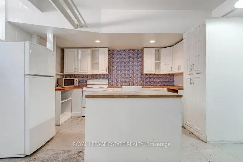 535 Queen Street E, #3