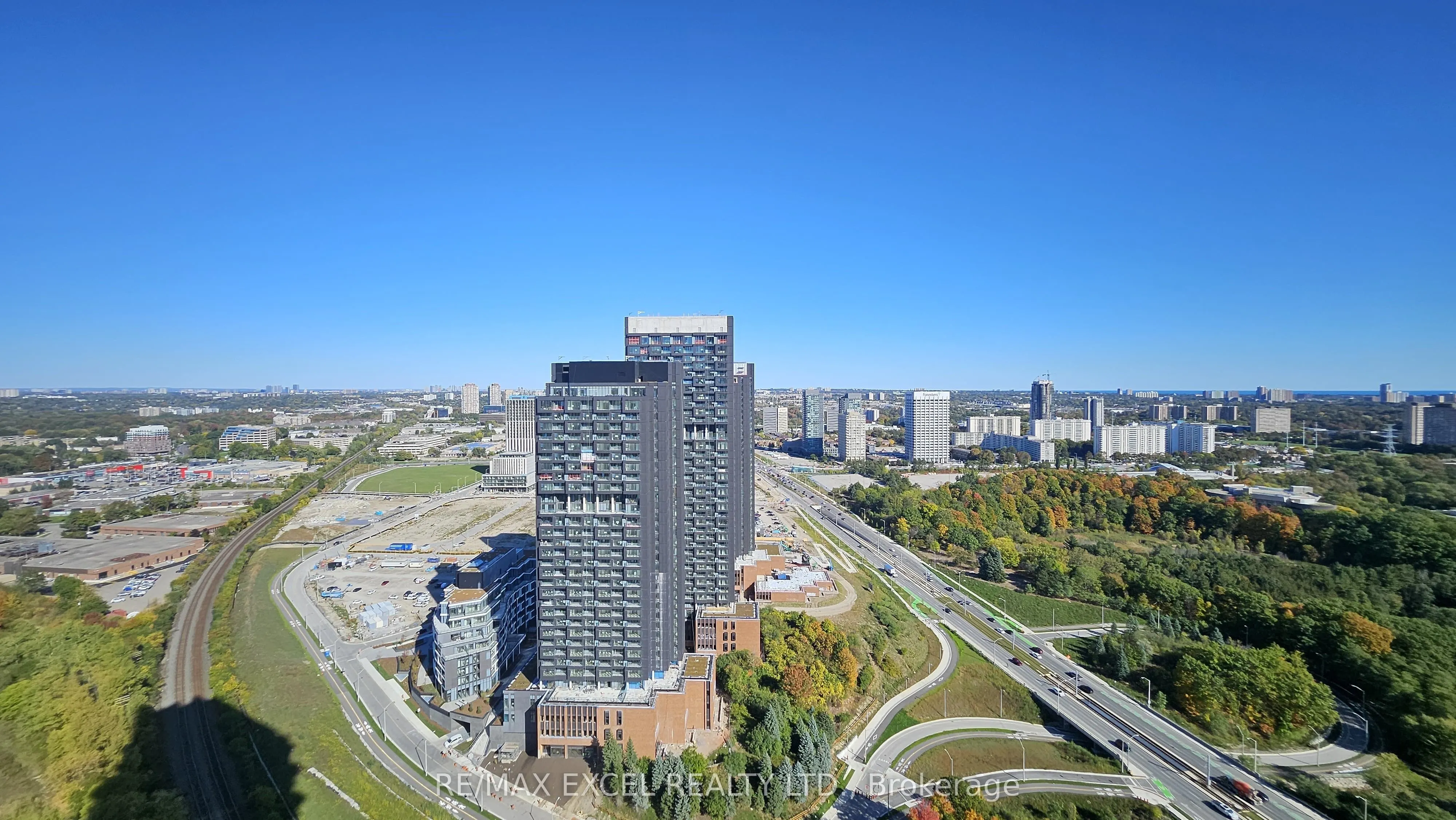 30 Inn On The Park Drive, #3409