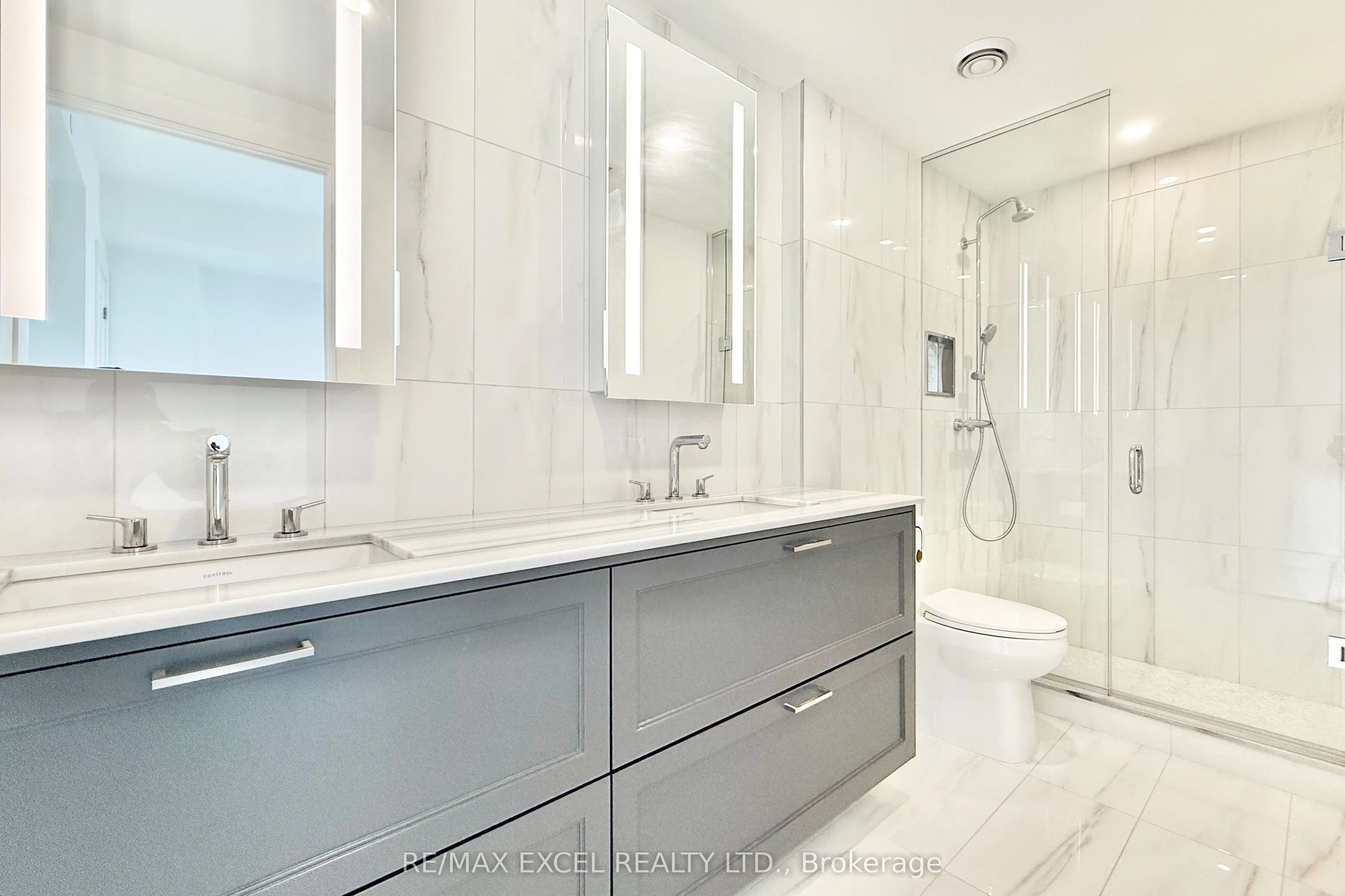 30 Inn On The Park Drive, #3409