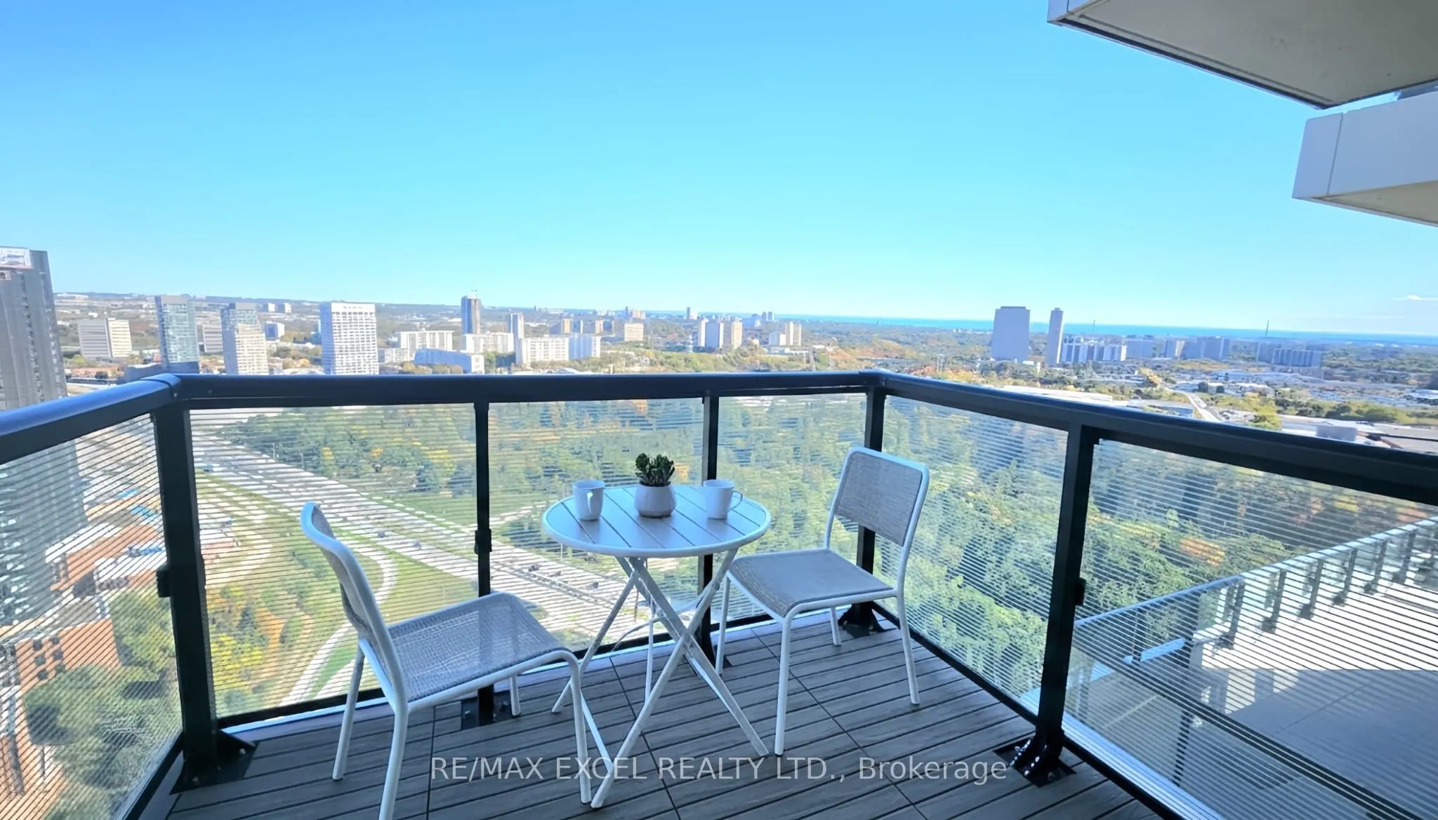 30 Inn On The Park Drive, #3409