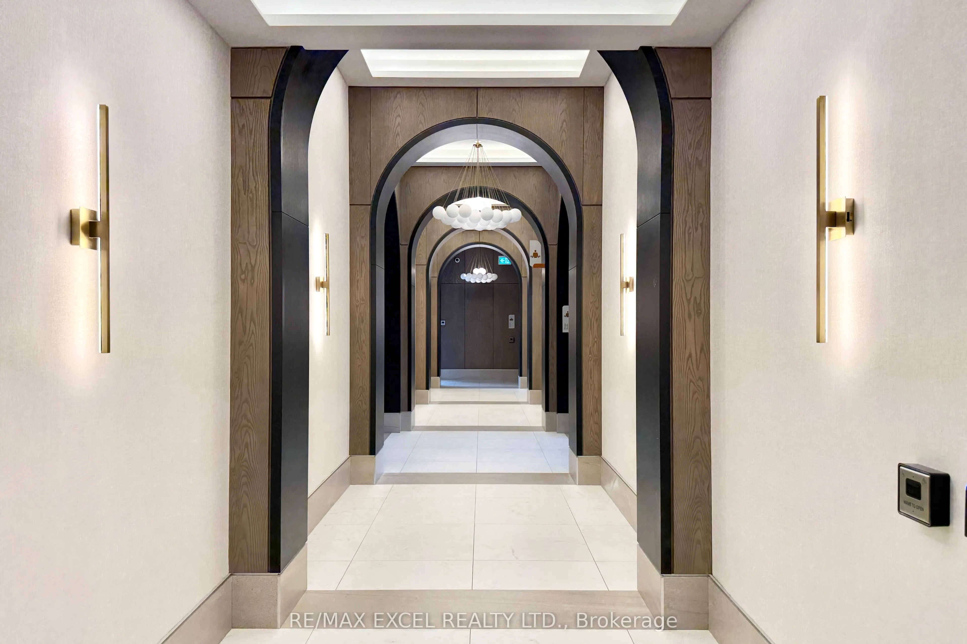 30 Inn On The Park Drive, #3409