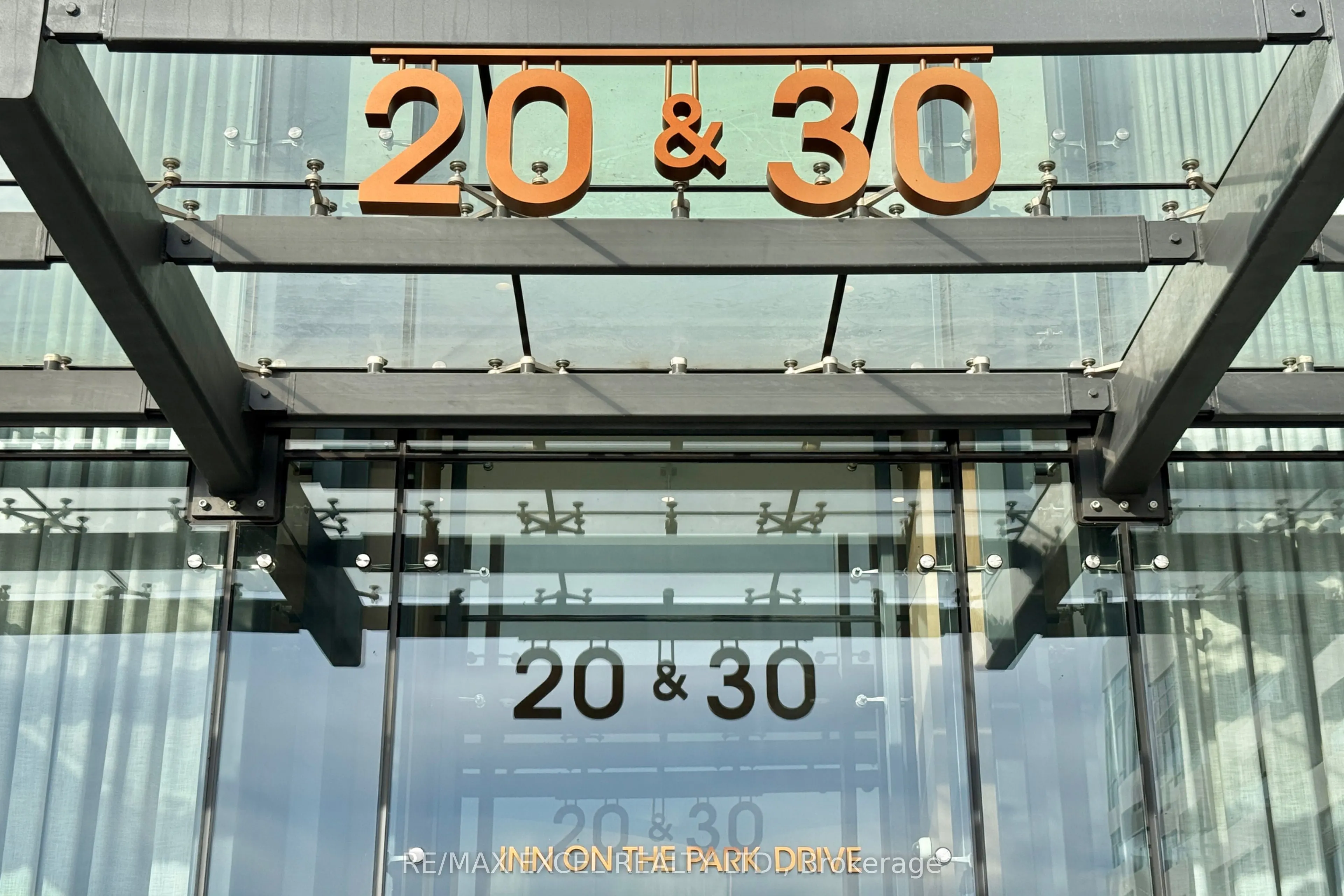 30 Inn On The Park Drive, #3409