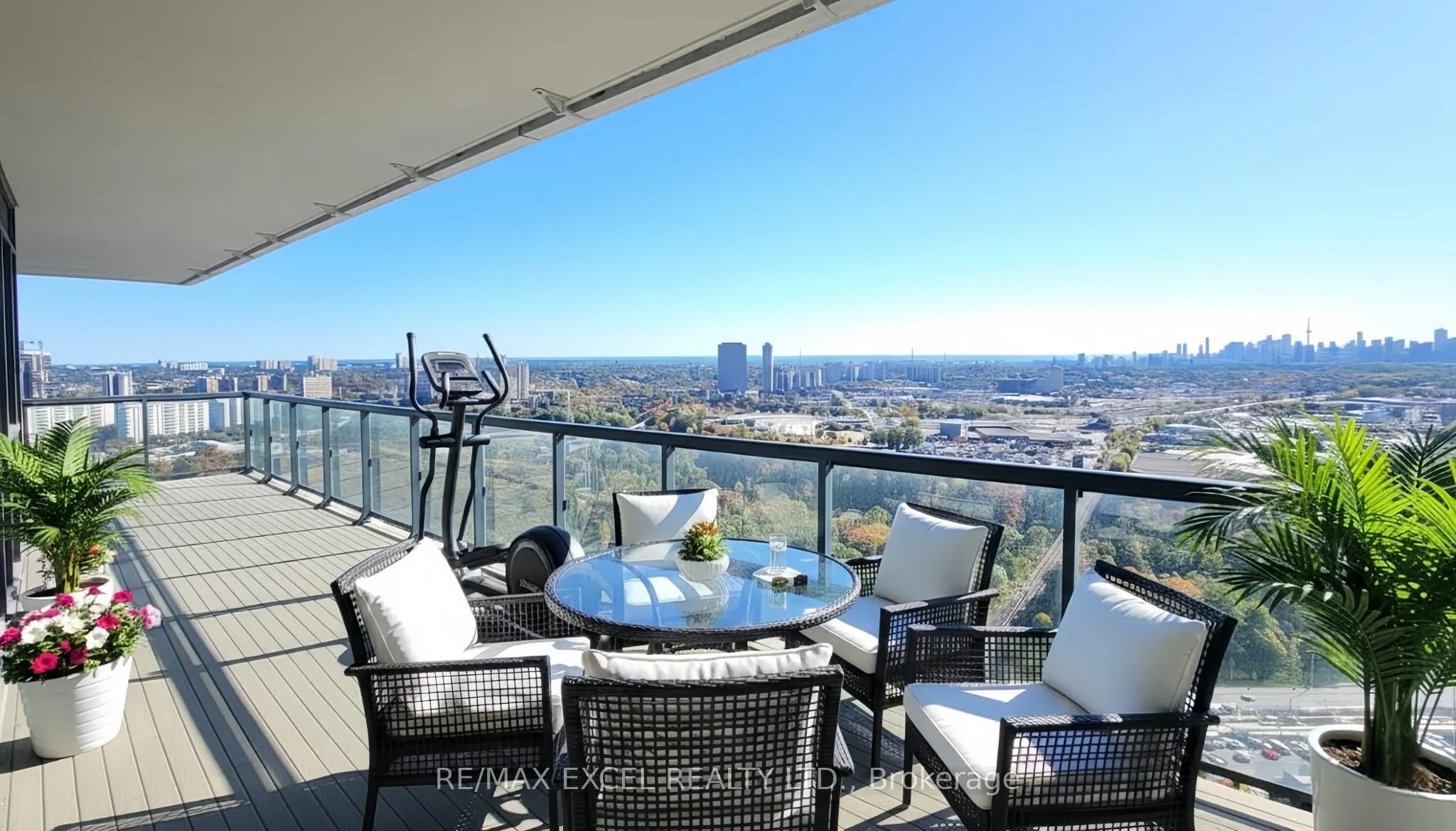 30 Inn On The Park Drive, #3409
