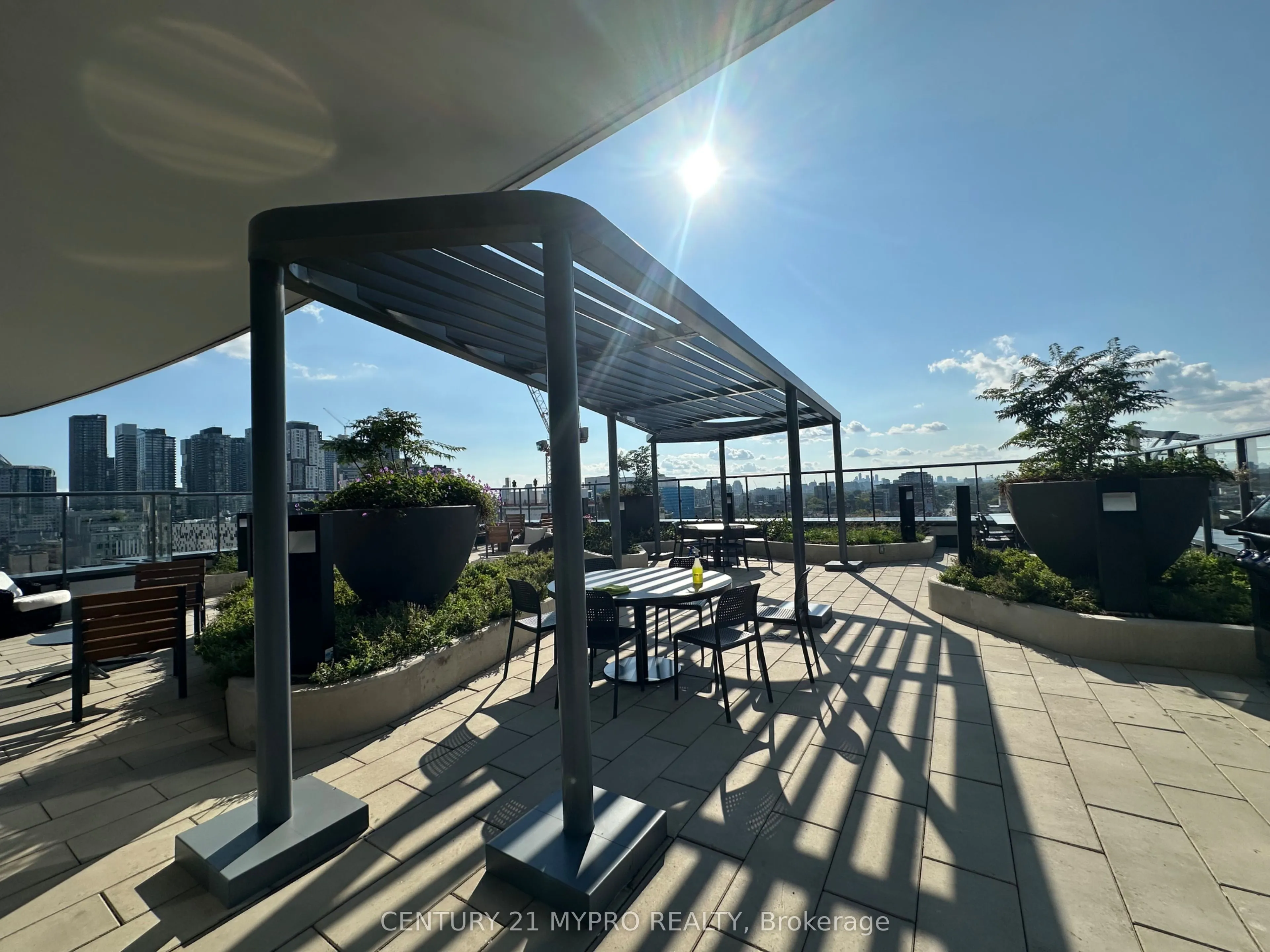 280 Dundas Street W, #1204