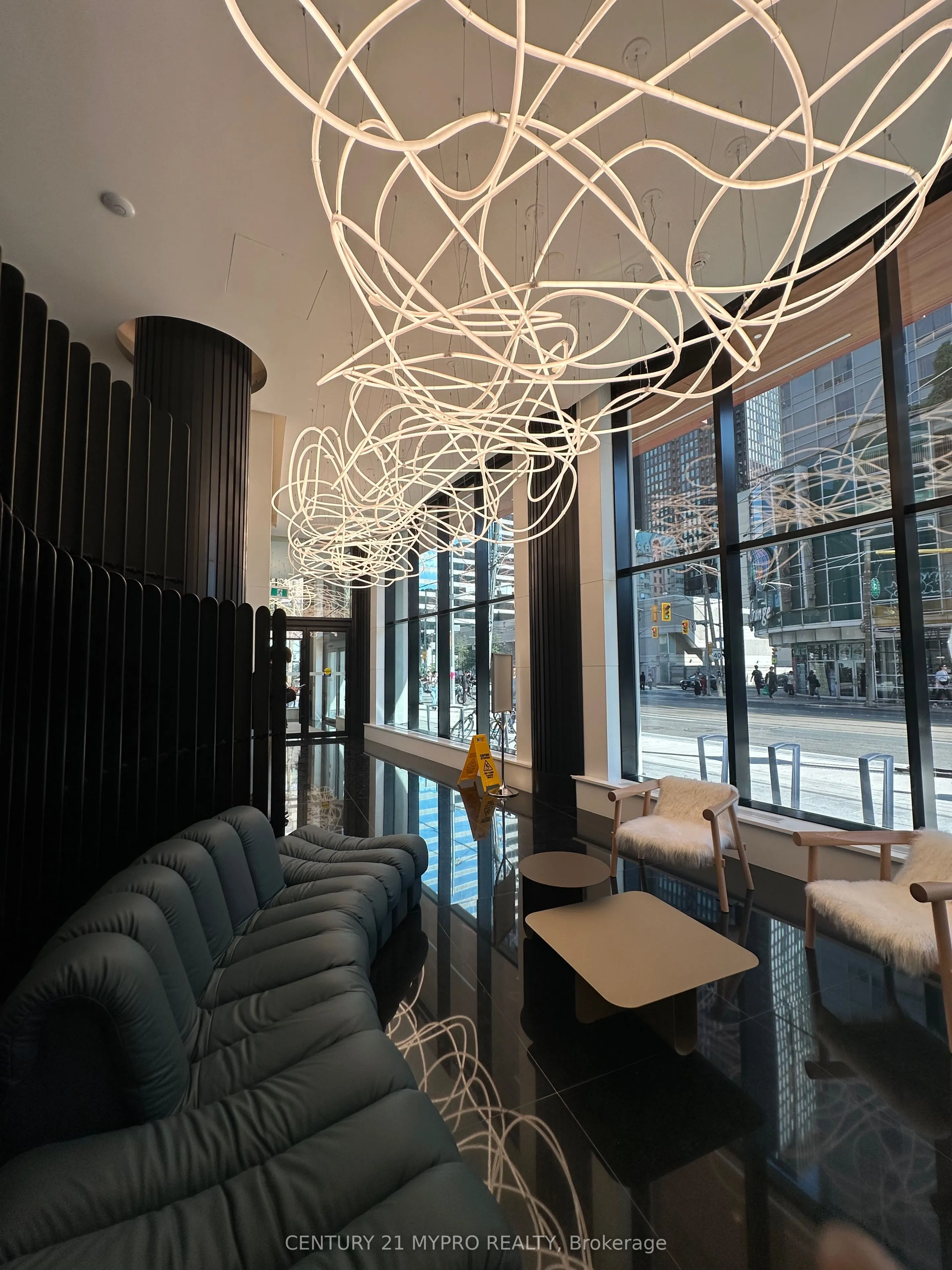 280 Dundas Street W, #1204