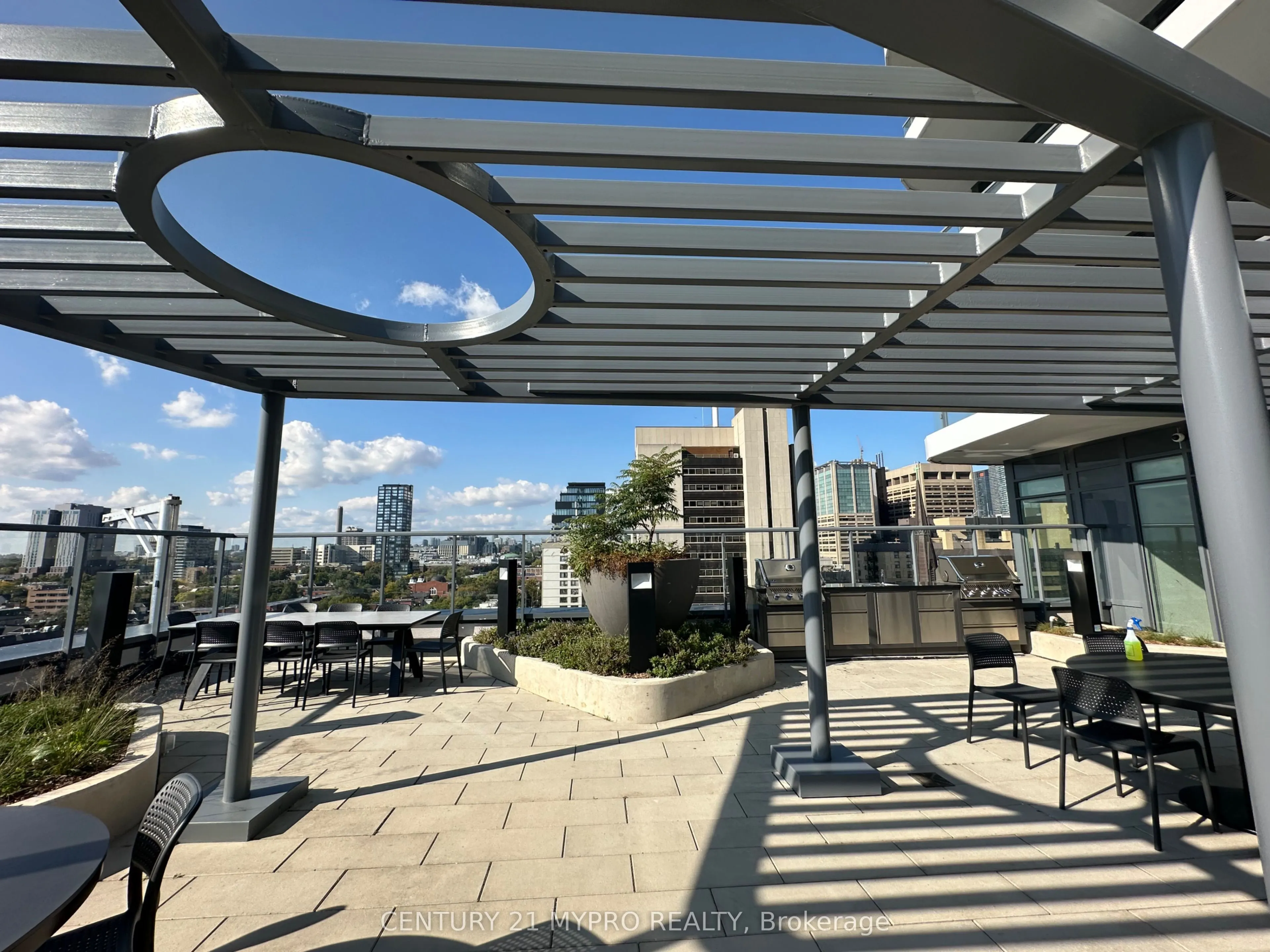 280 Dundas Street W, #1204
