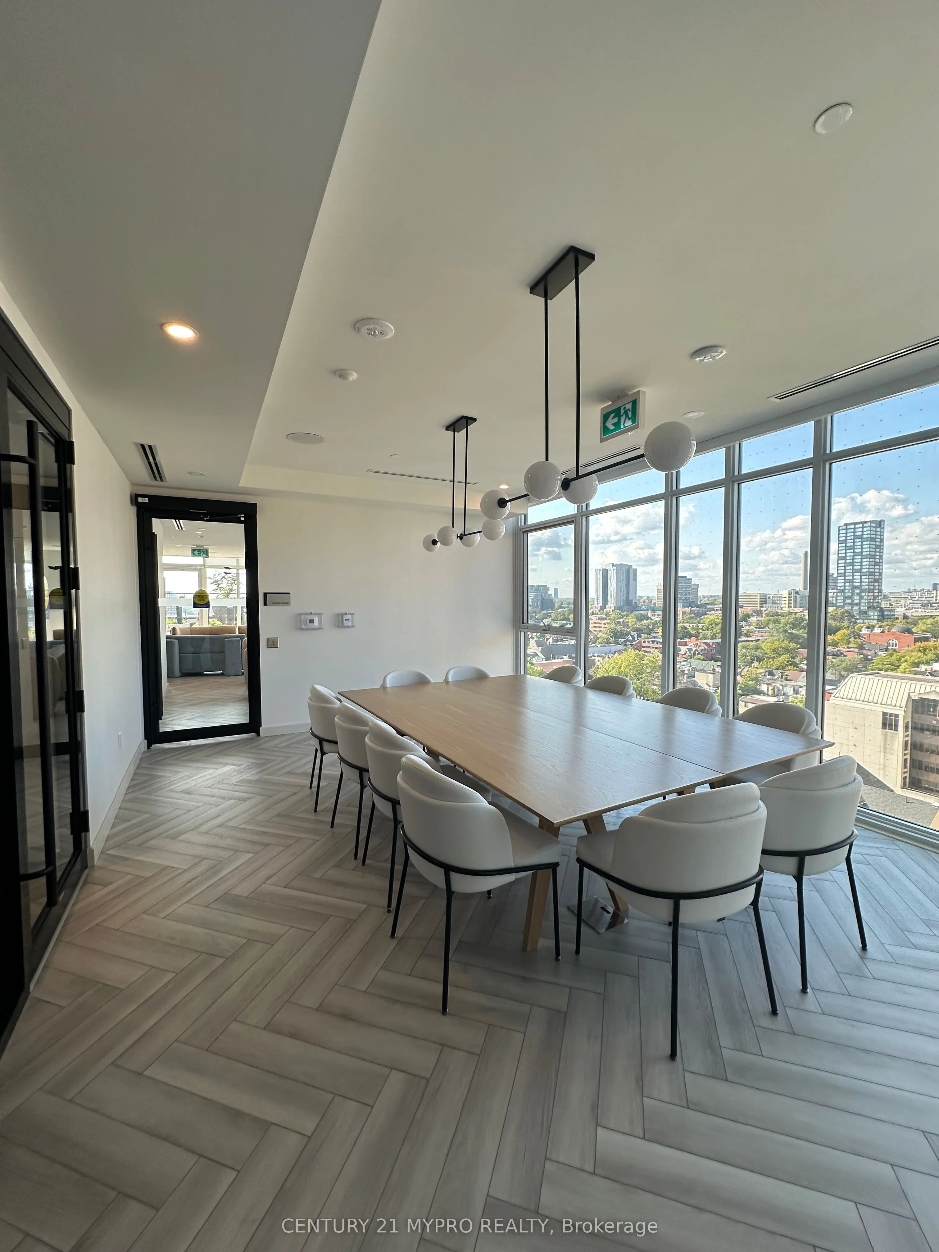 280 Dundas Street W, #1204