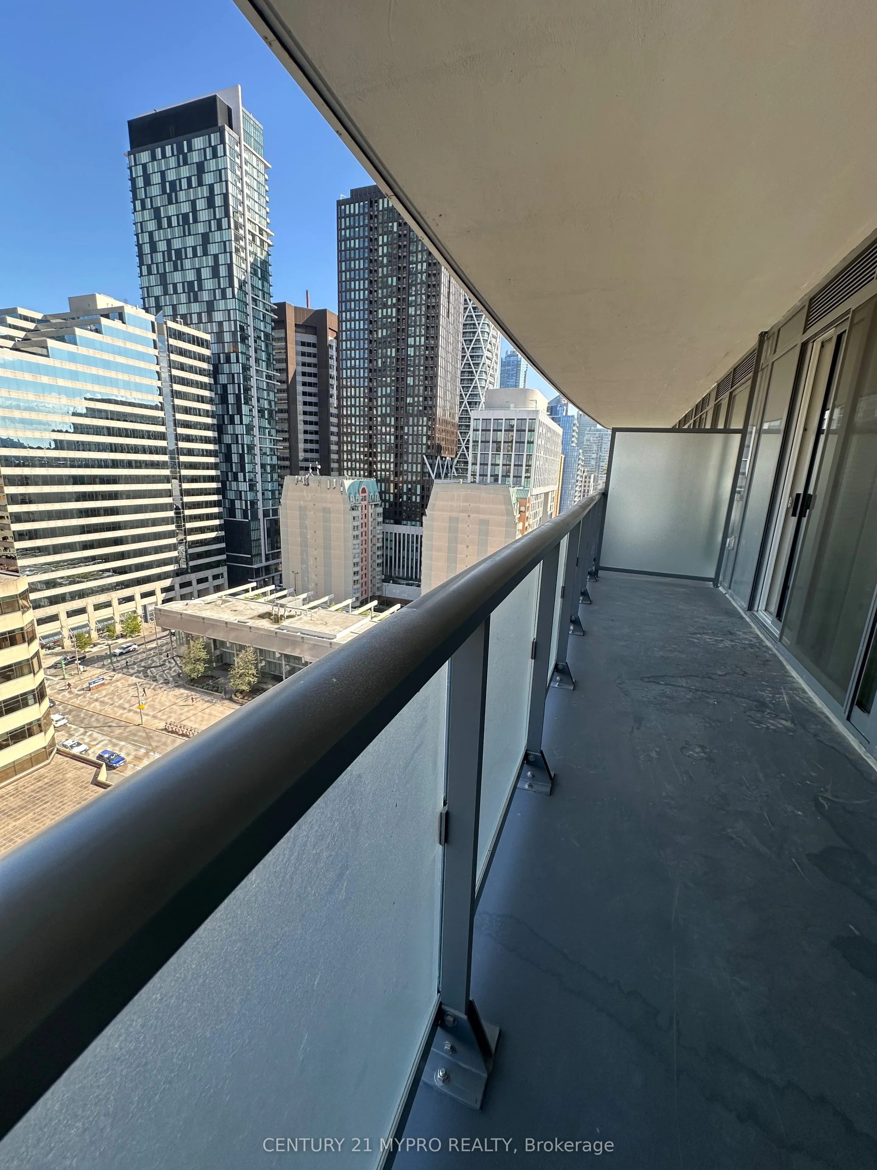 280 Dundas Street W, #1204