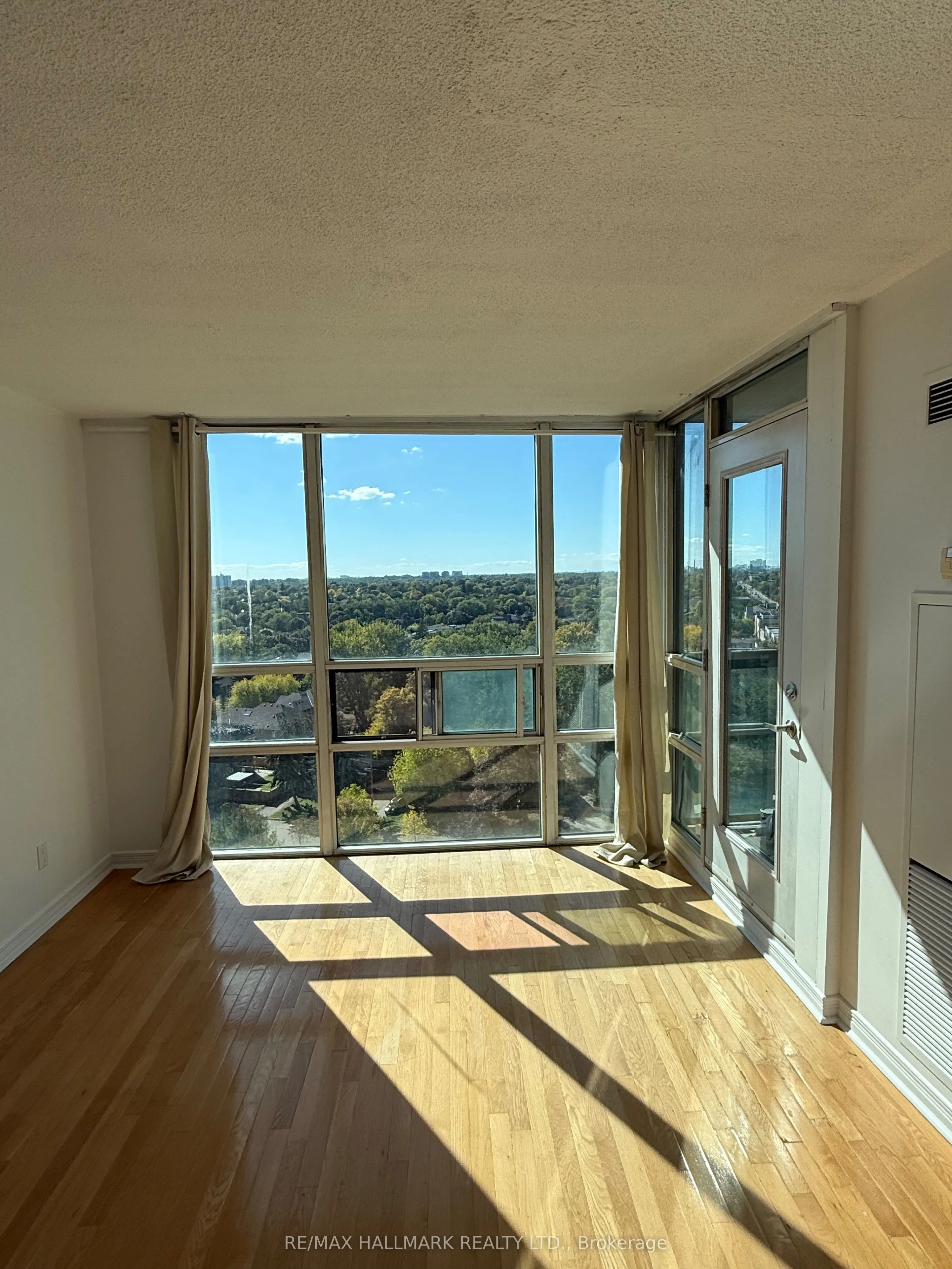 509 Beecroft Road, #1507