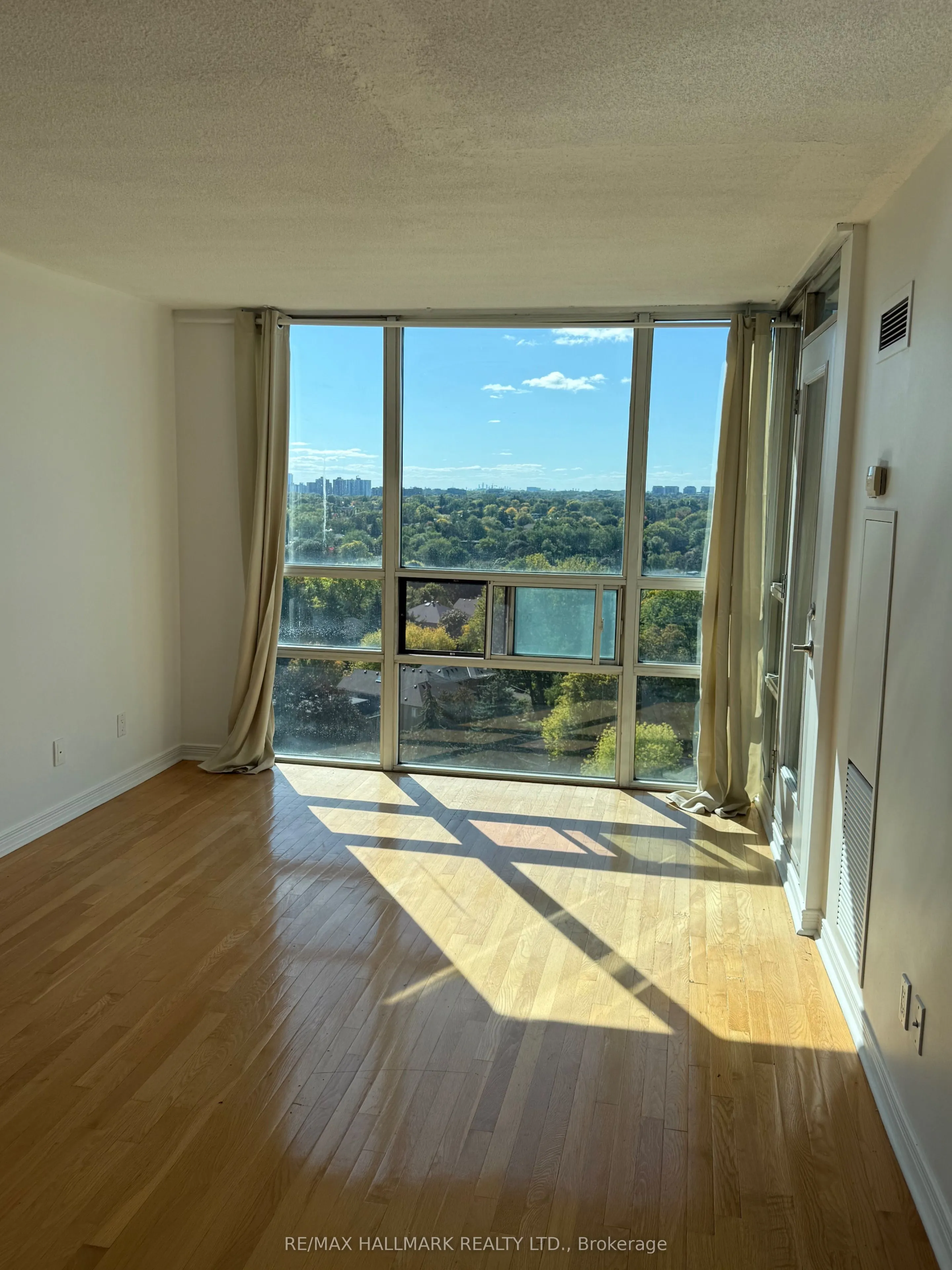 509 Beecroft Road, #1507