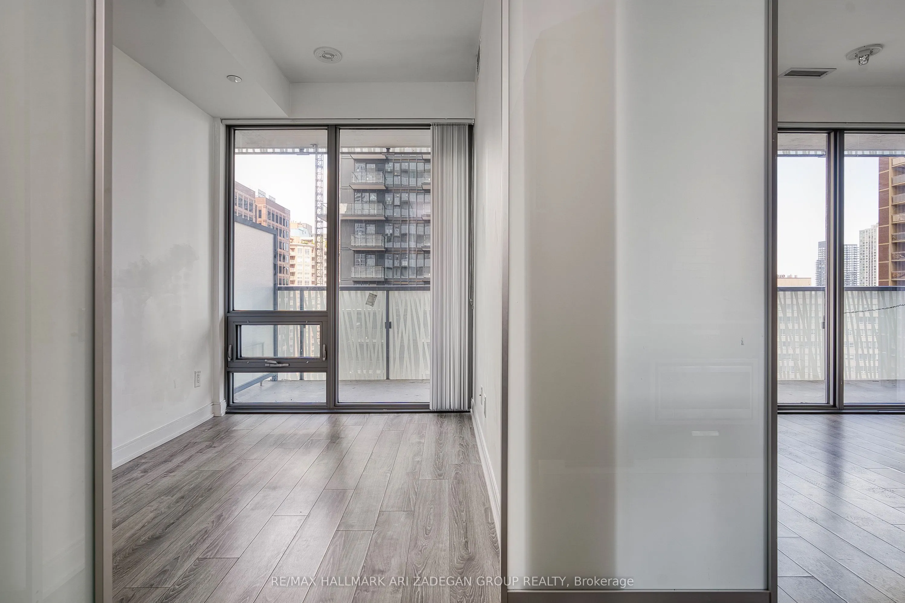 50 Charles Street E, #1415