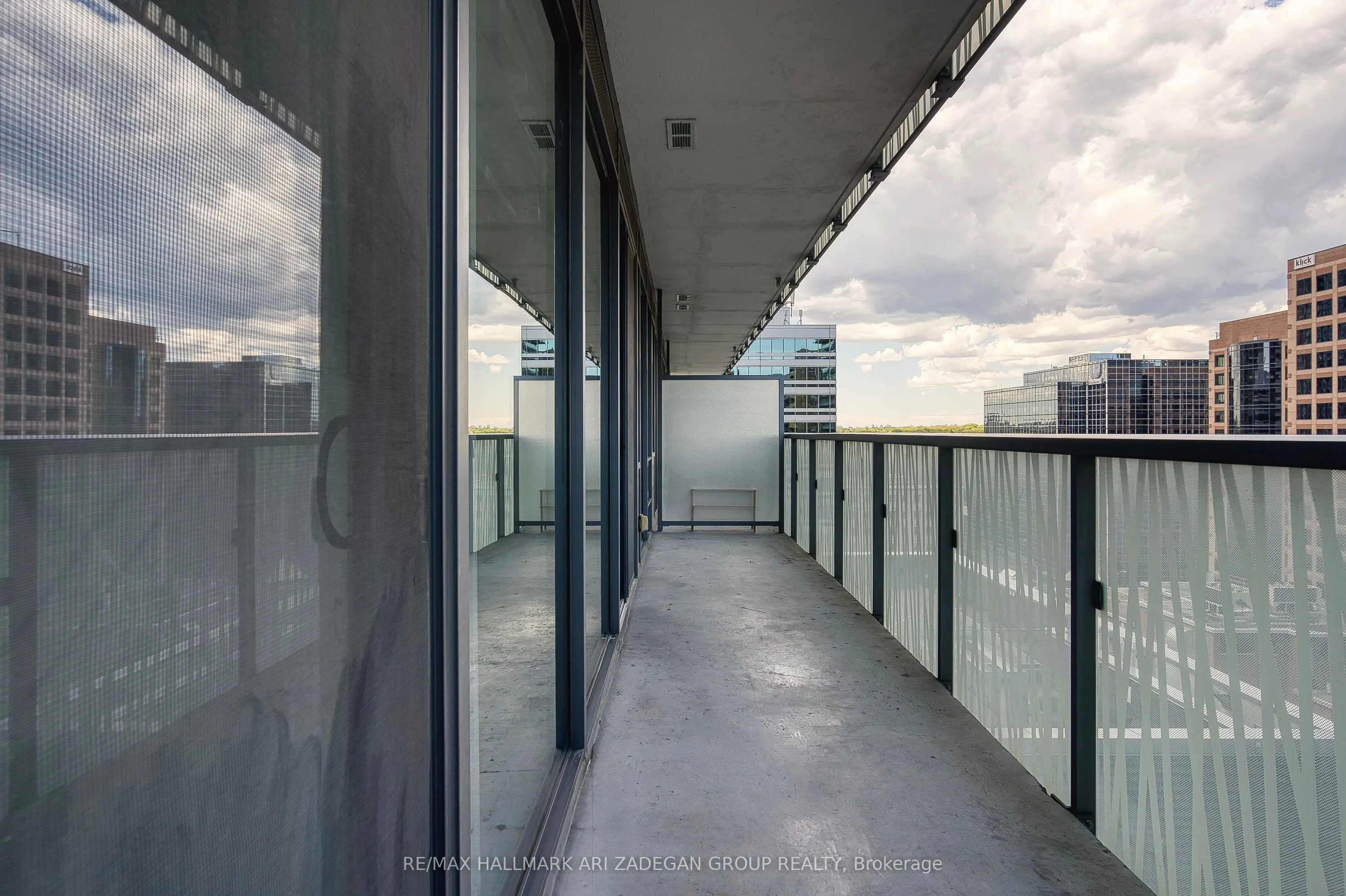 50 Charles Street E, #1415