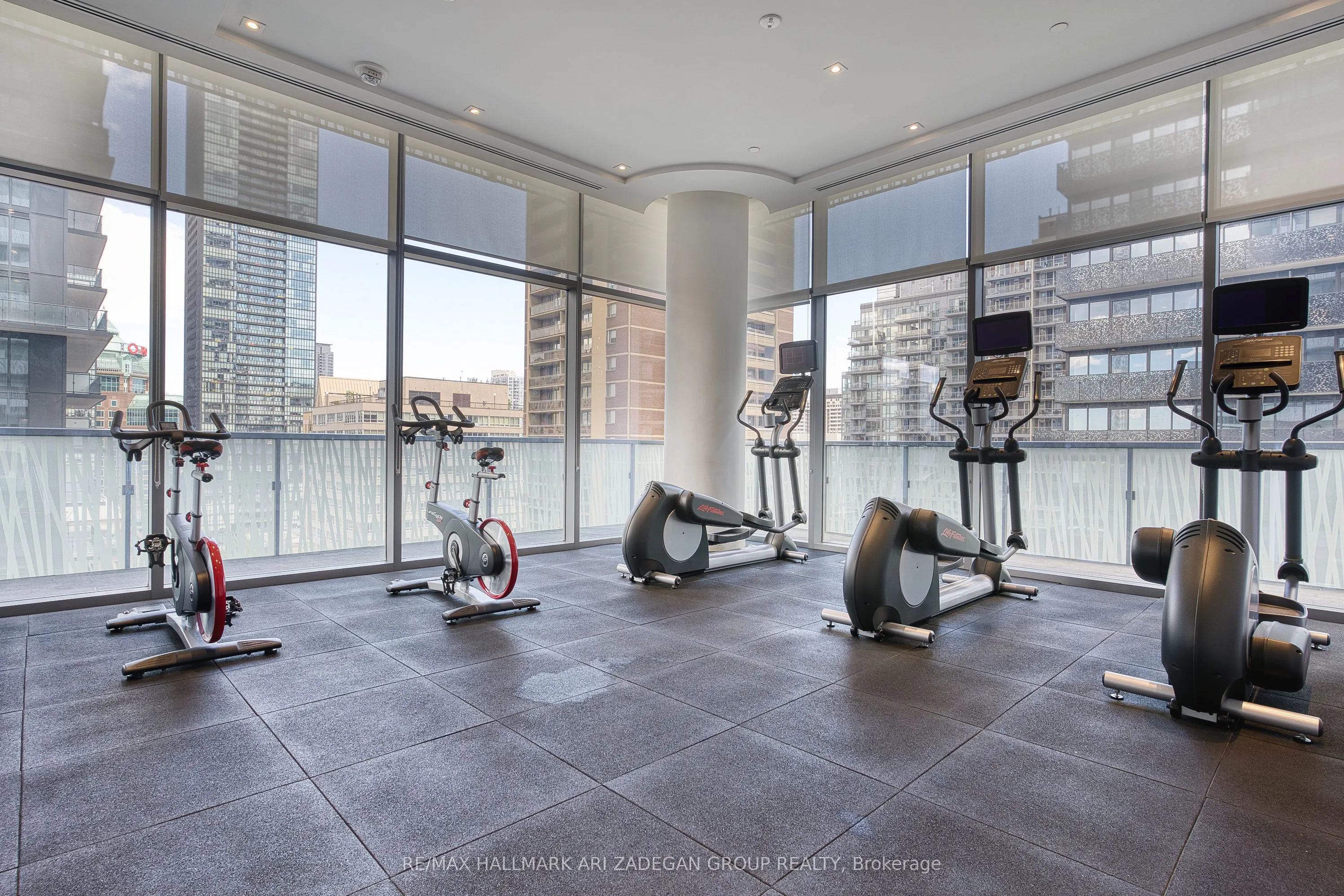50 Charles Street E, #1415