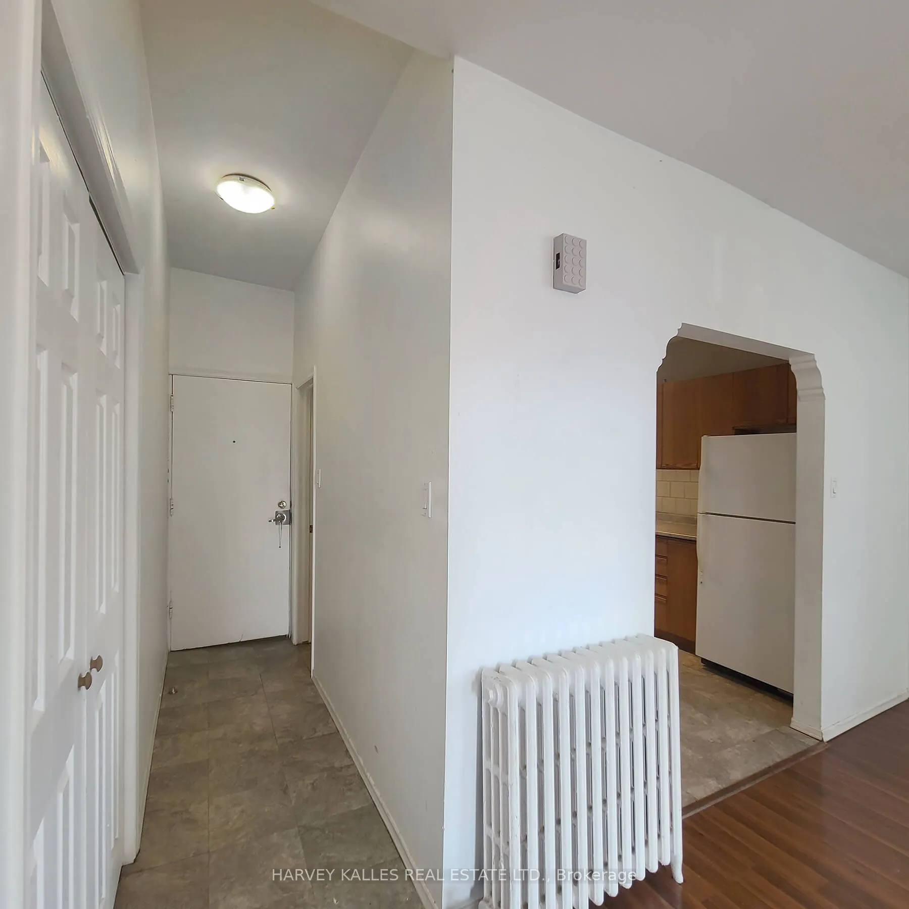 206 Augusta Avenue, #2nd Floor