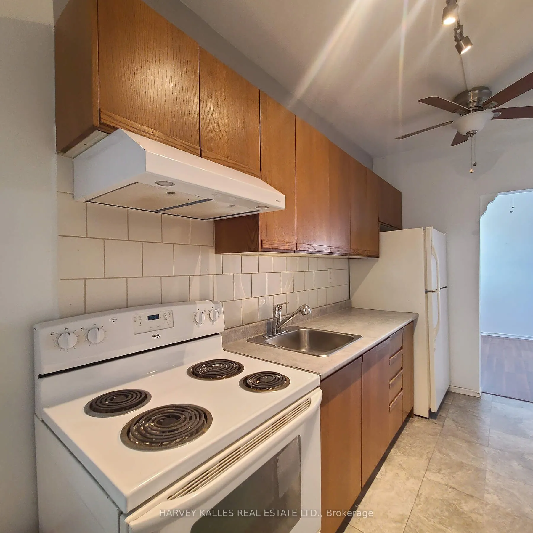 206 Augusta Avenue, #2nd Floor