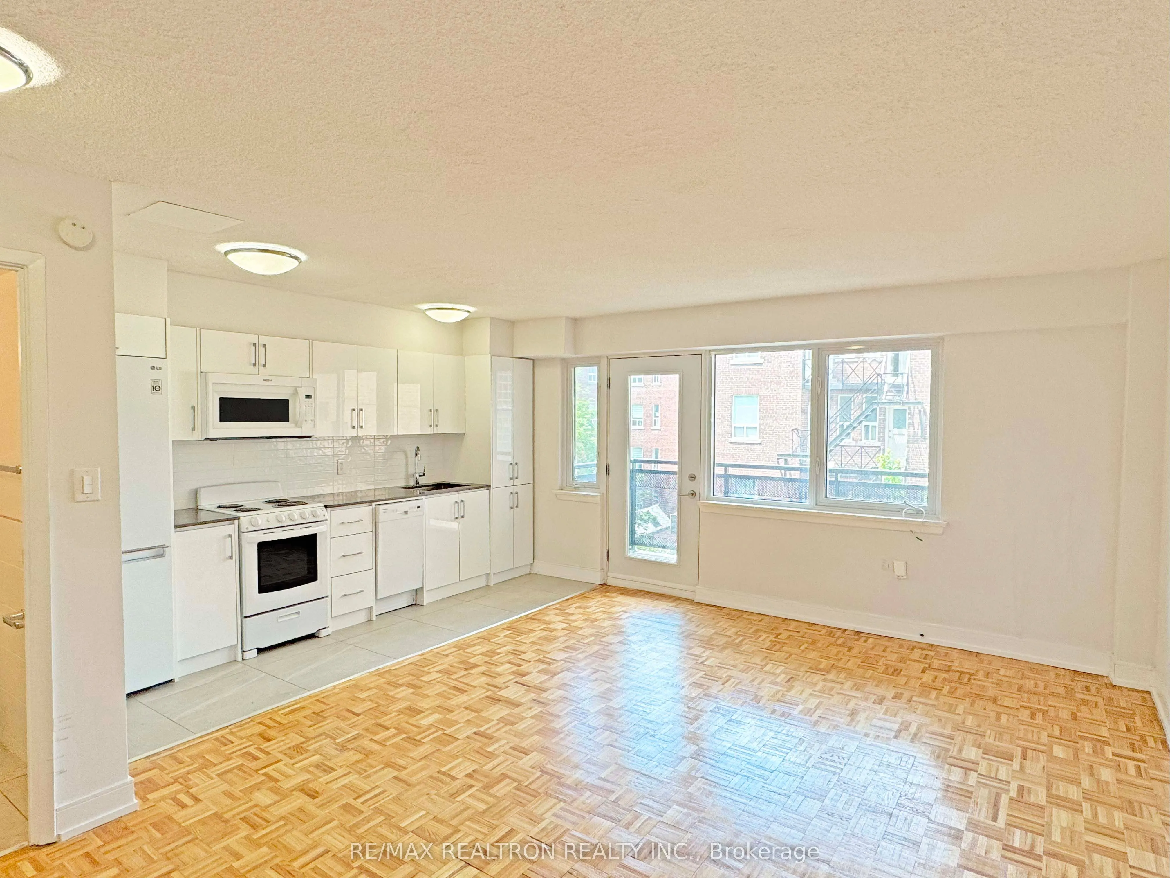 95 Lawton Boulevard, #404
