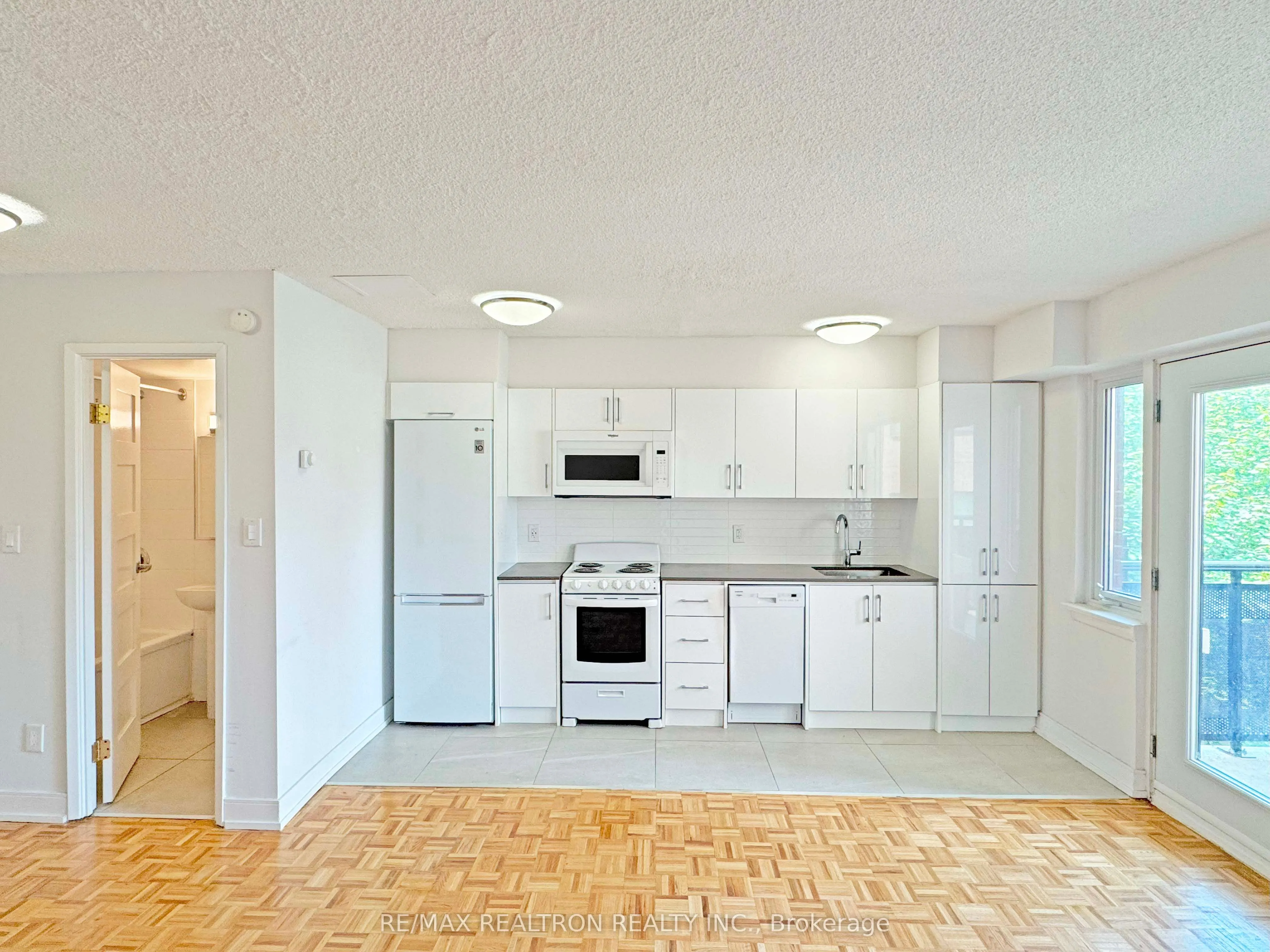 95 Lawton Boulevard, #404